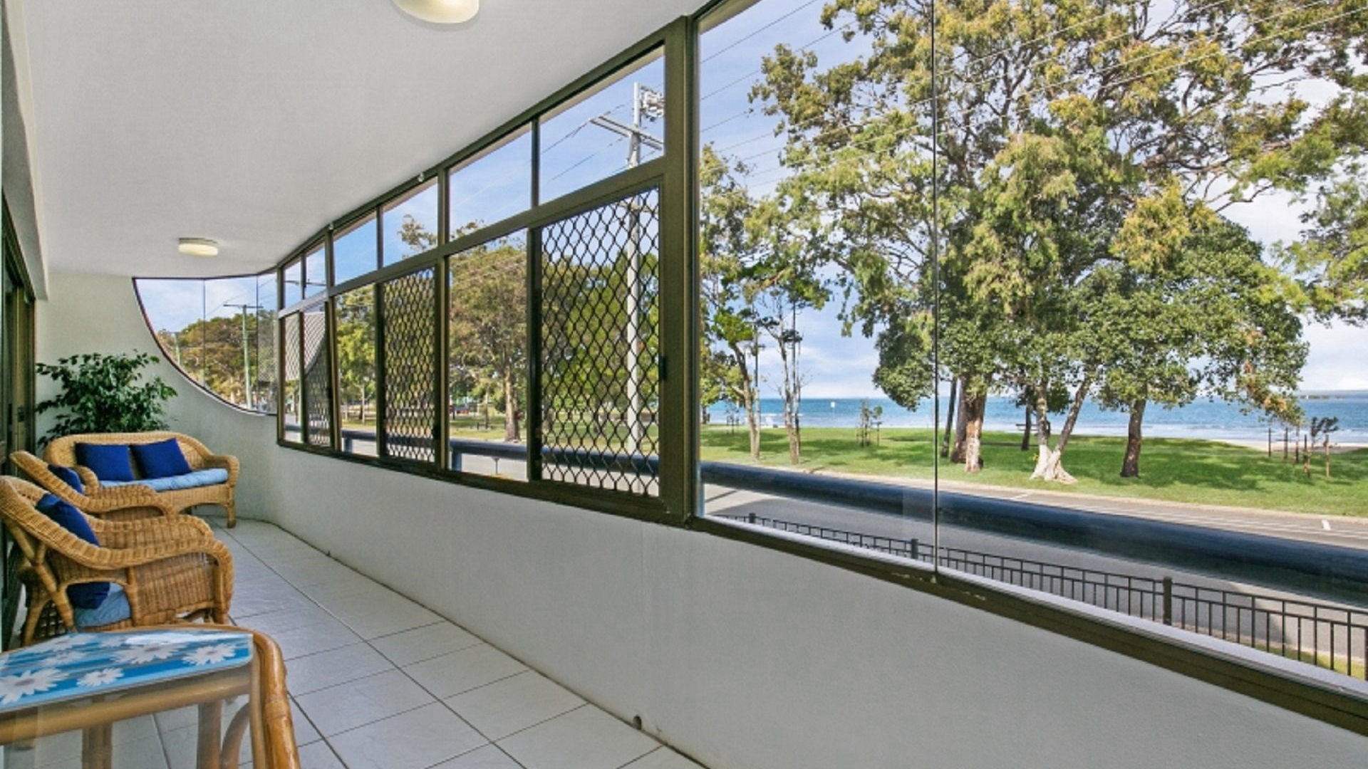Views, Pool & Air Conditioning in Bongaree