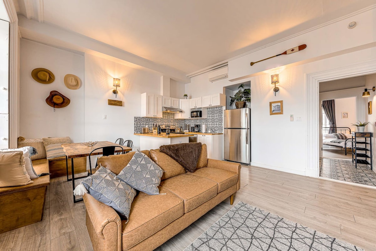 Manoir des Remparts- Renovated 3 Bedroom Oasis