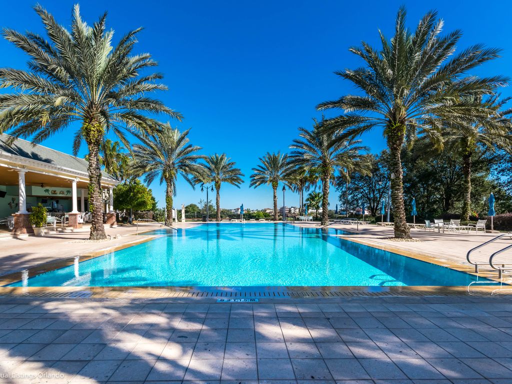 Fabulous Townhouse, Comm Pool, 15 Mins to Disney