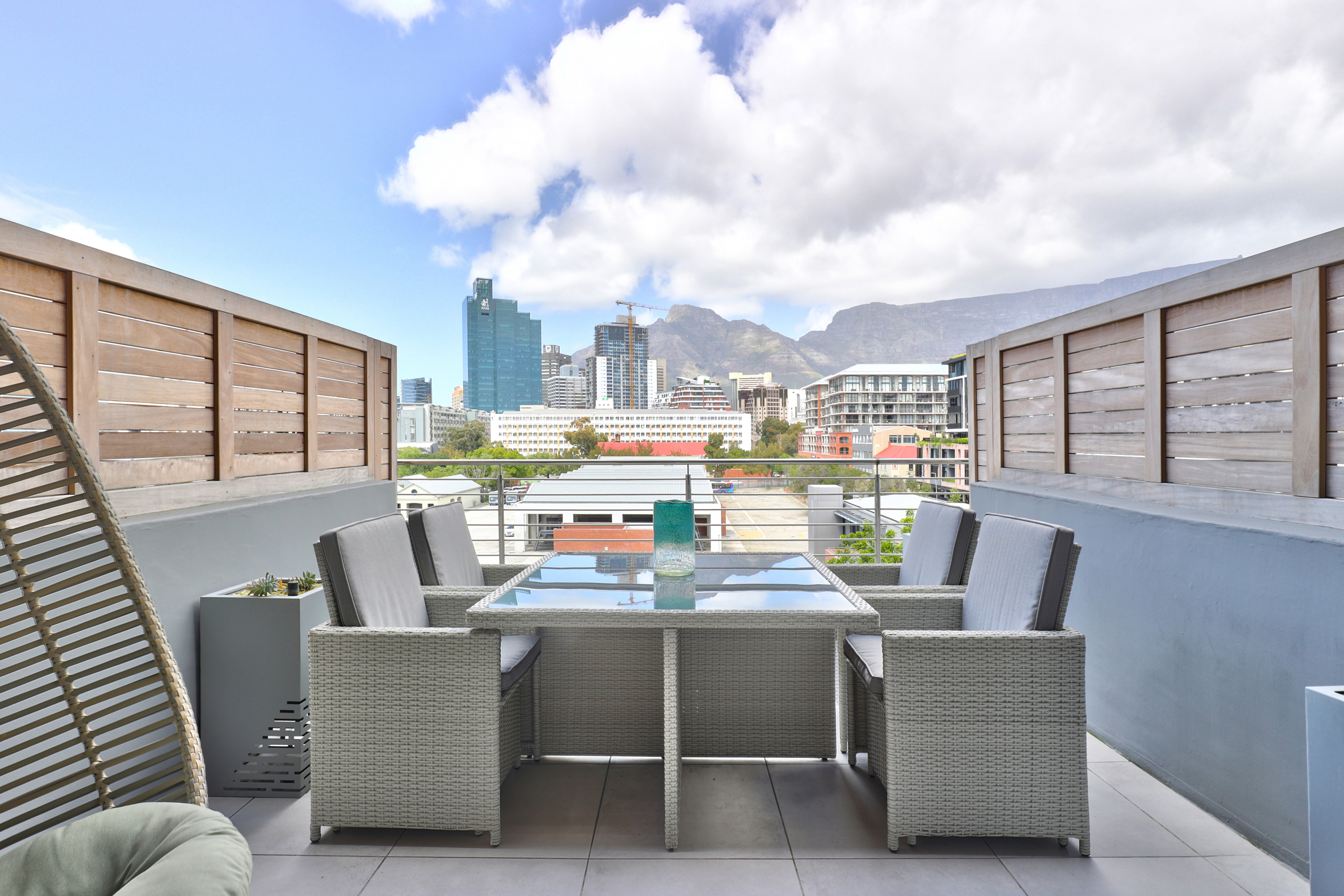 Trendy Table Mountain Terrace in De Waterkant