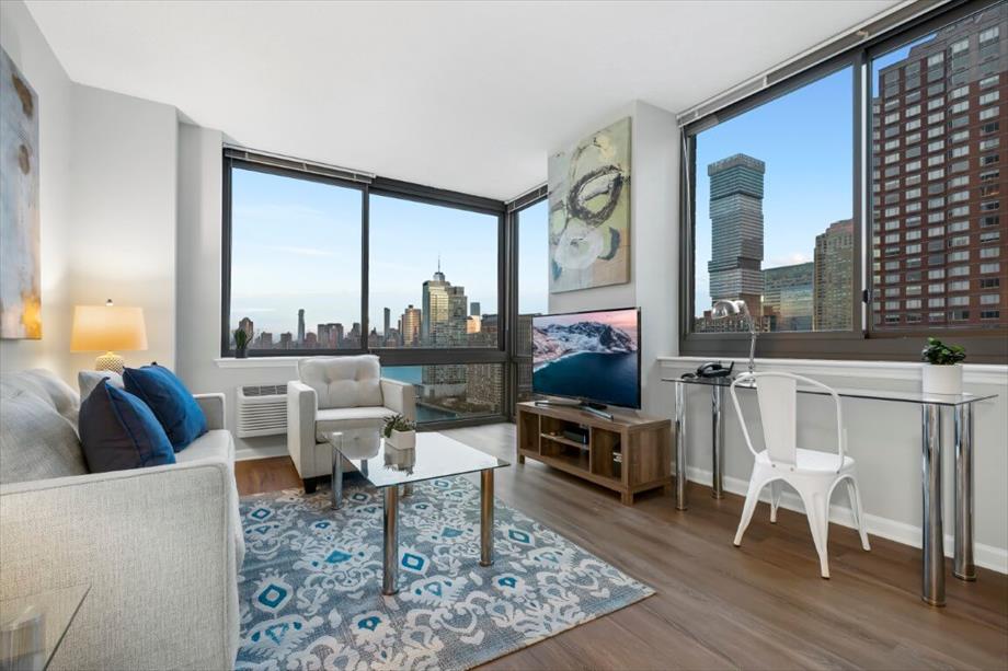 Clean 2BR | Work Desk + WiFi | Jersey City by GLS in Ward E (councilmember James Solomon), Jersey City
