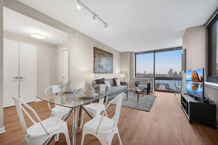 Modern & Clean 2BR | W/D |Easy Access to PATH, NYC in Ward E (councilmember James Solomon), Jersey City