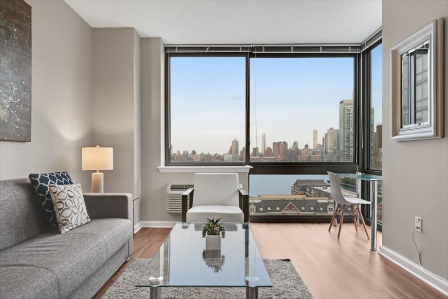 River Views! Luxury 2BR w/ Pool & Playground in Ward E (councilmember James Solomon), Jersey City