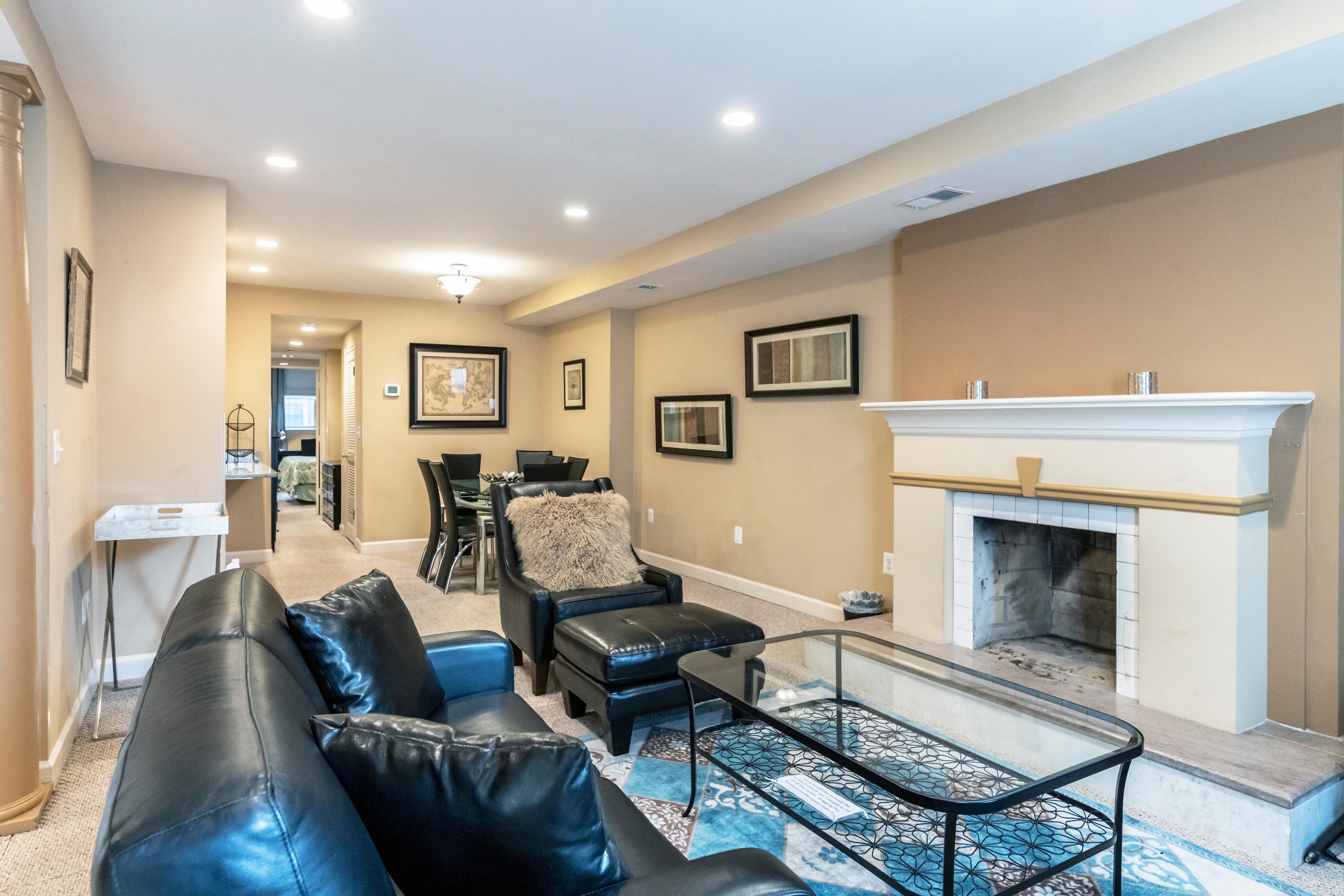 Large Apt in Historic Home, Central, Convention Ct in Shaw, Logan Circle, Washington Dc