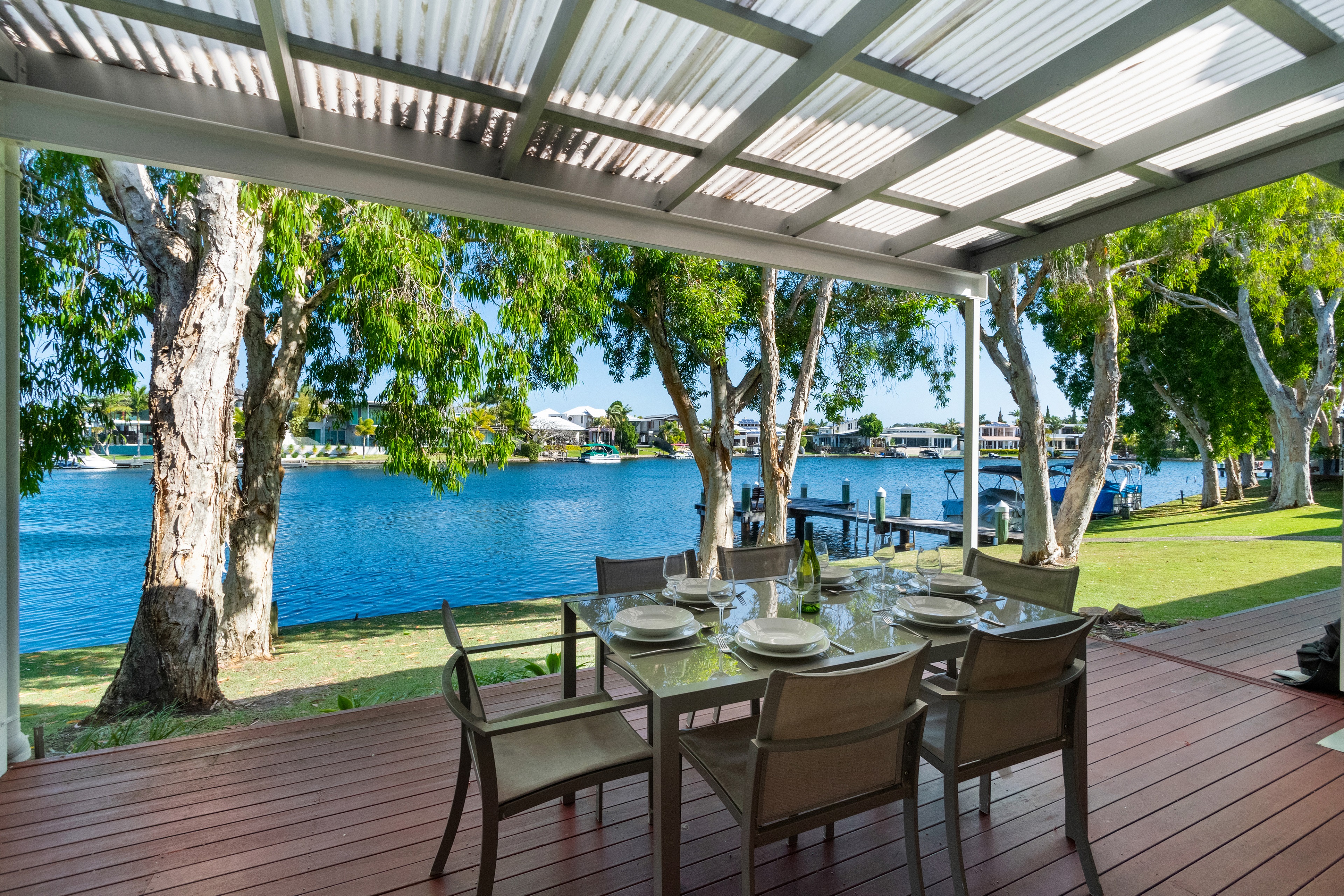 Noosa Entrance 3 Bedroom Waterfront Deluxe T/House