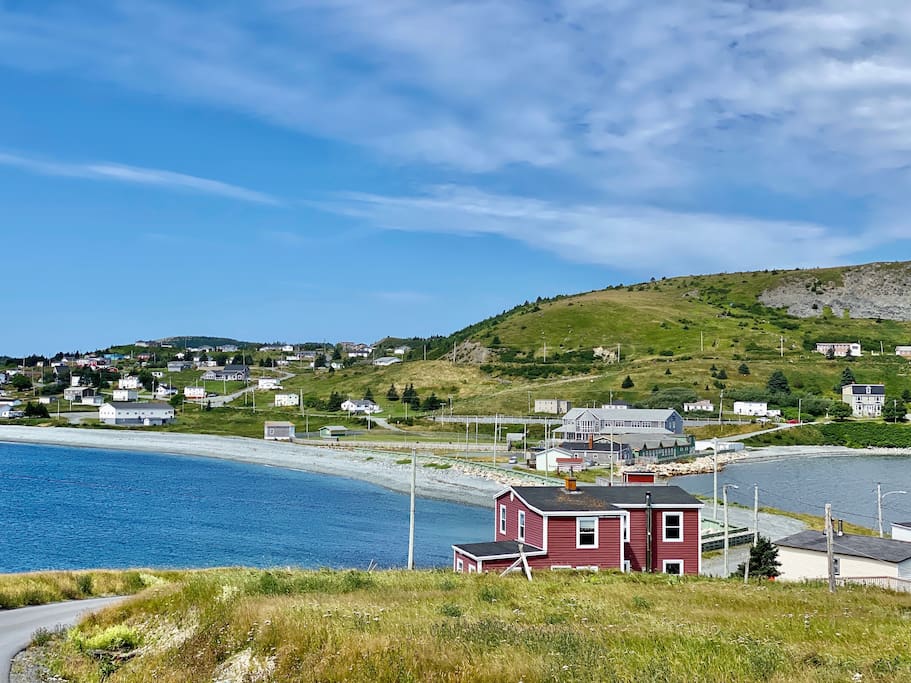 Oceanfront Gem In Colony of Avalon with Balcony Houses for Rent in