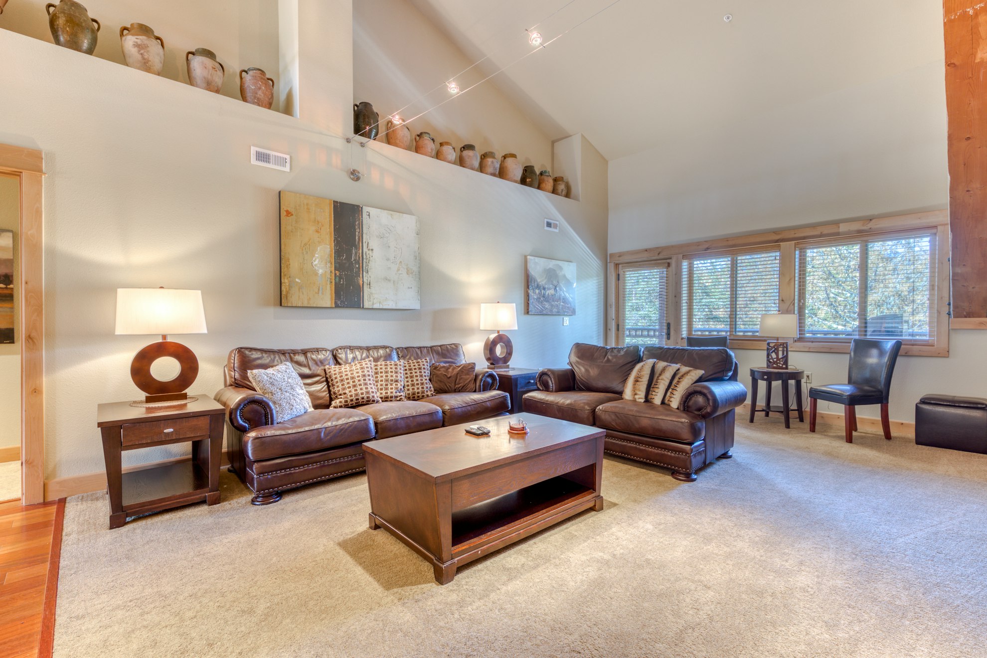 Beautiful 2BR Mountainview 4th-Floor | Balcony