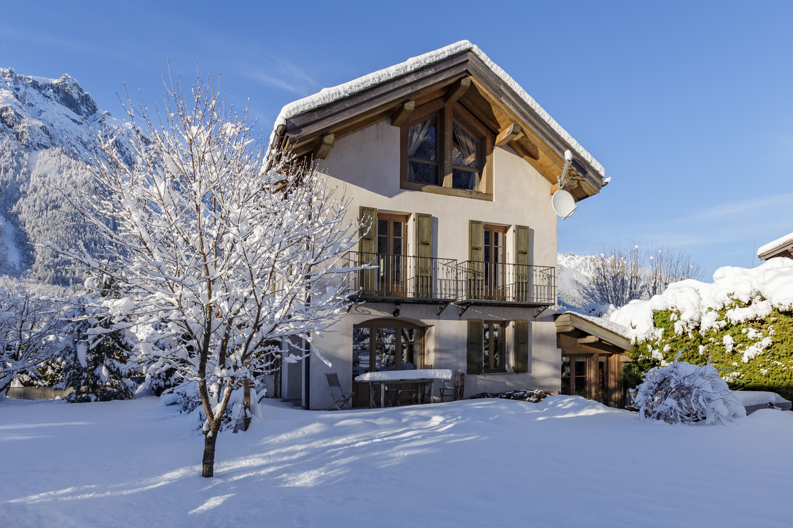 Chalet Les Tissourds 4*, central, hot tub