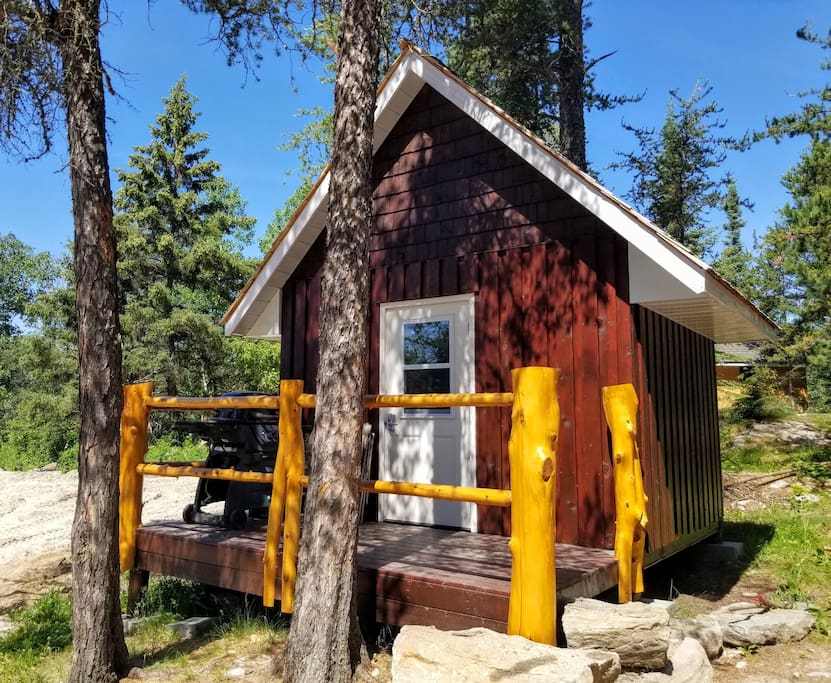 Site 03 'Hunter' Glamping Bunkie-urban farm resort