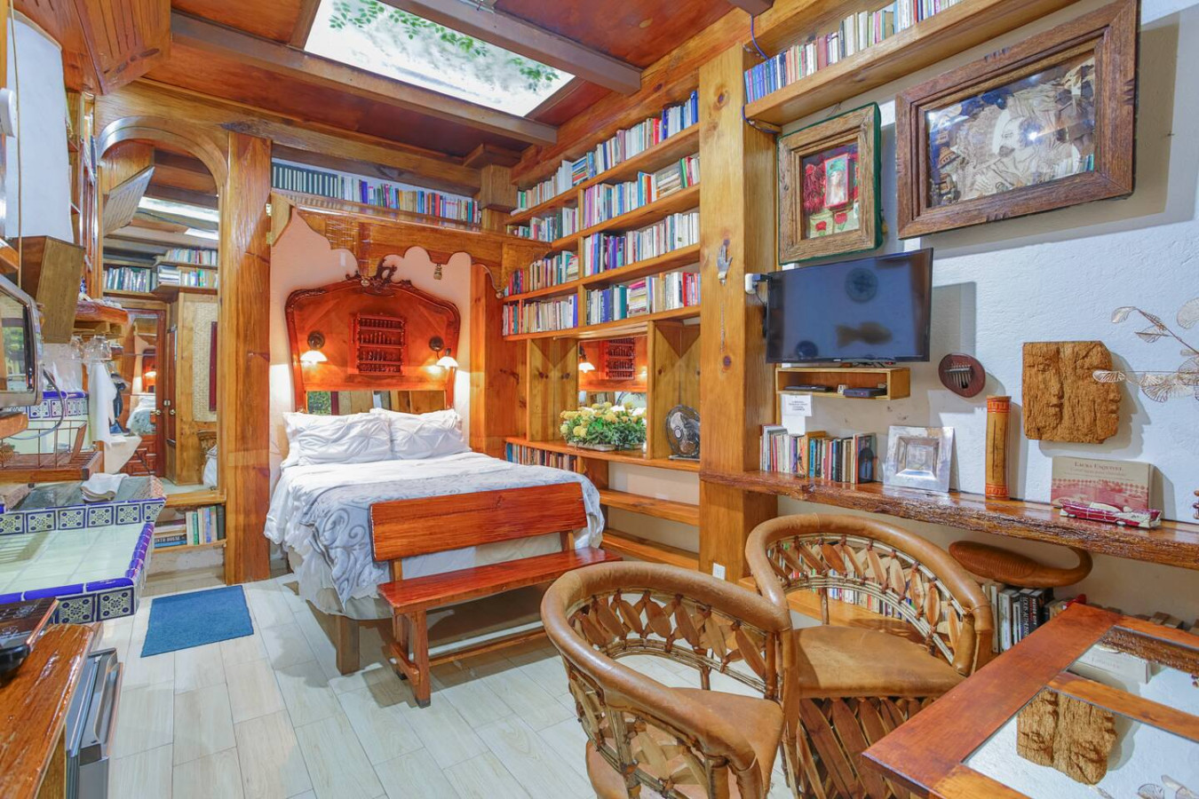 Library Suite | WiFi, Bath, Kitchen | in Coyoacan