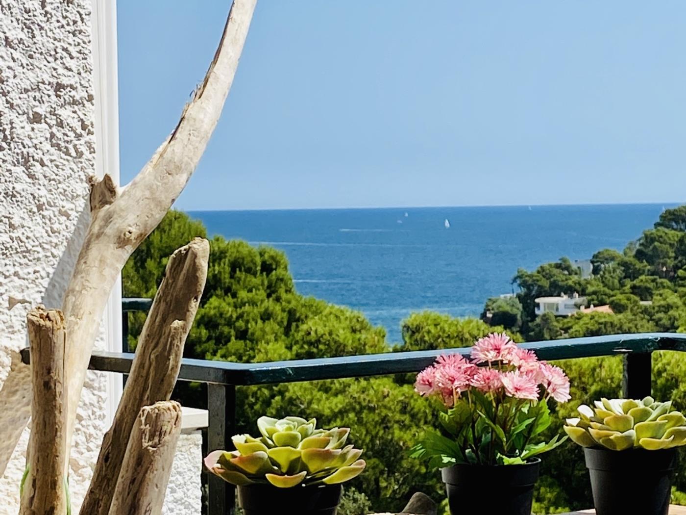 Bella Nit With Riera Sea View Duplex w Parking
