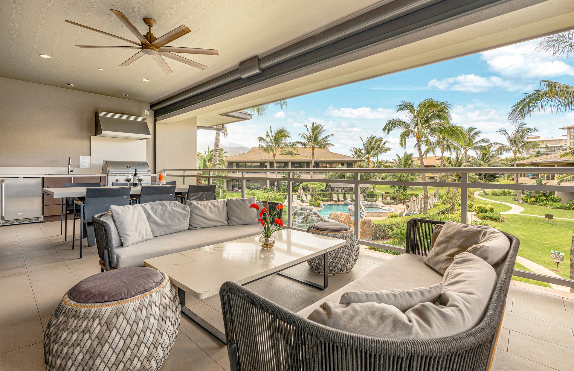 Maui Resort Rentals: Luana Garden Villas 16D in Lahaina, Hawaii