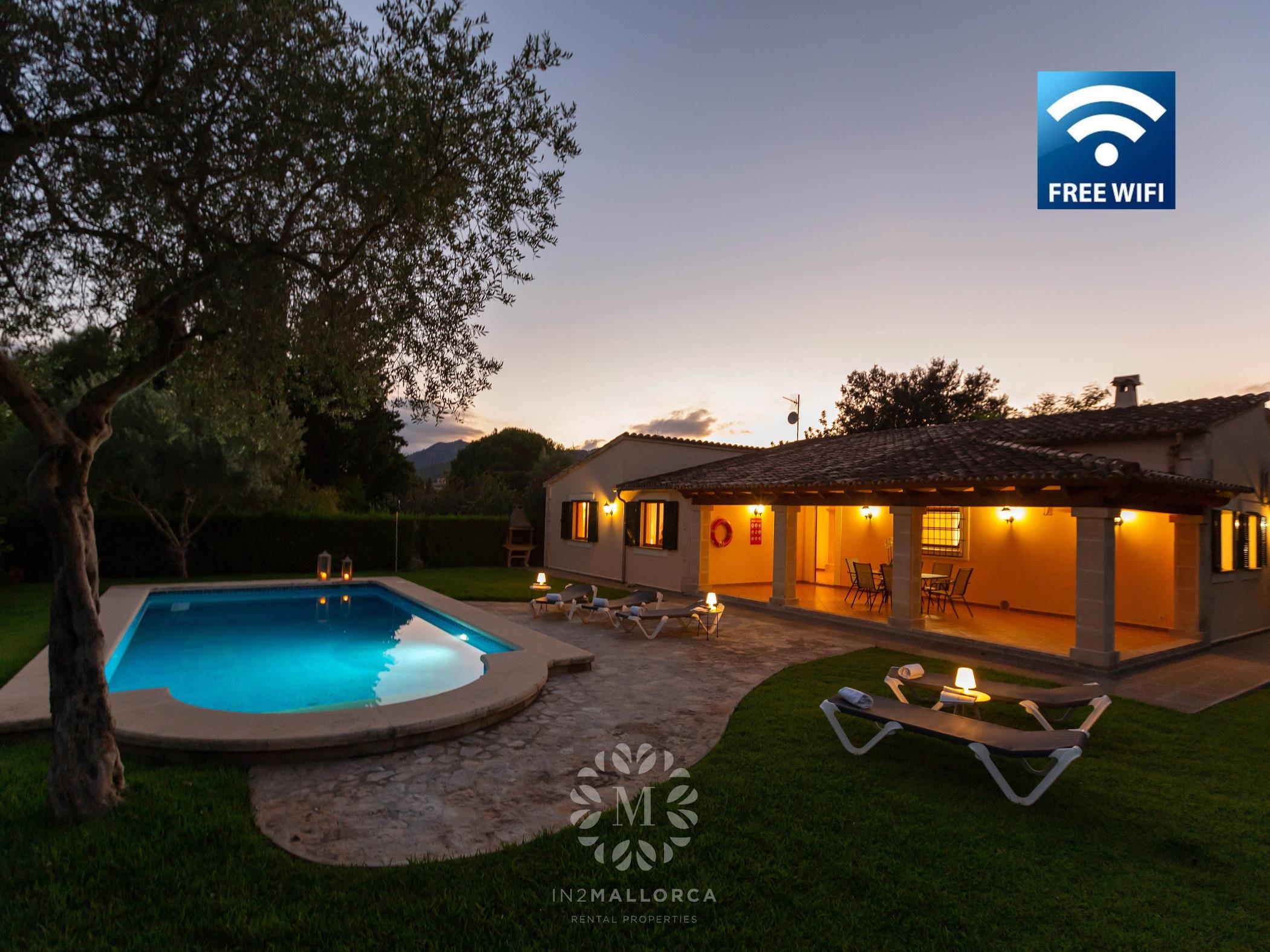 Marina de n AMER Villa Pollensa pool, garden & AC.