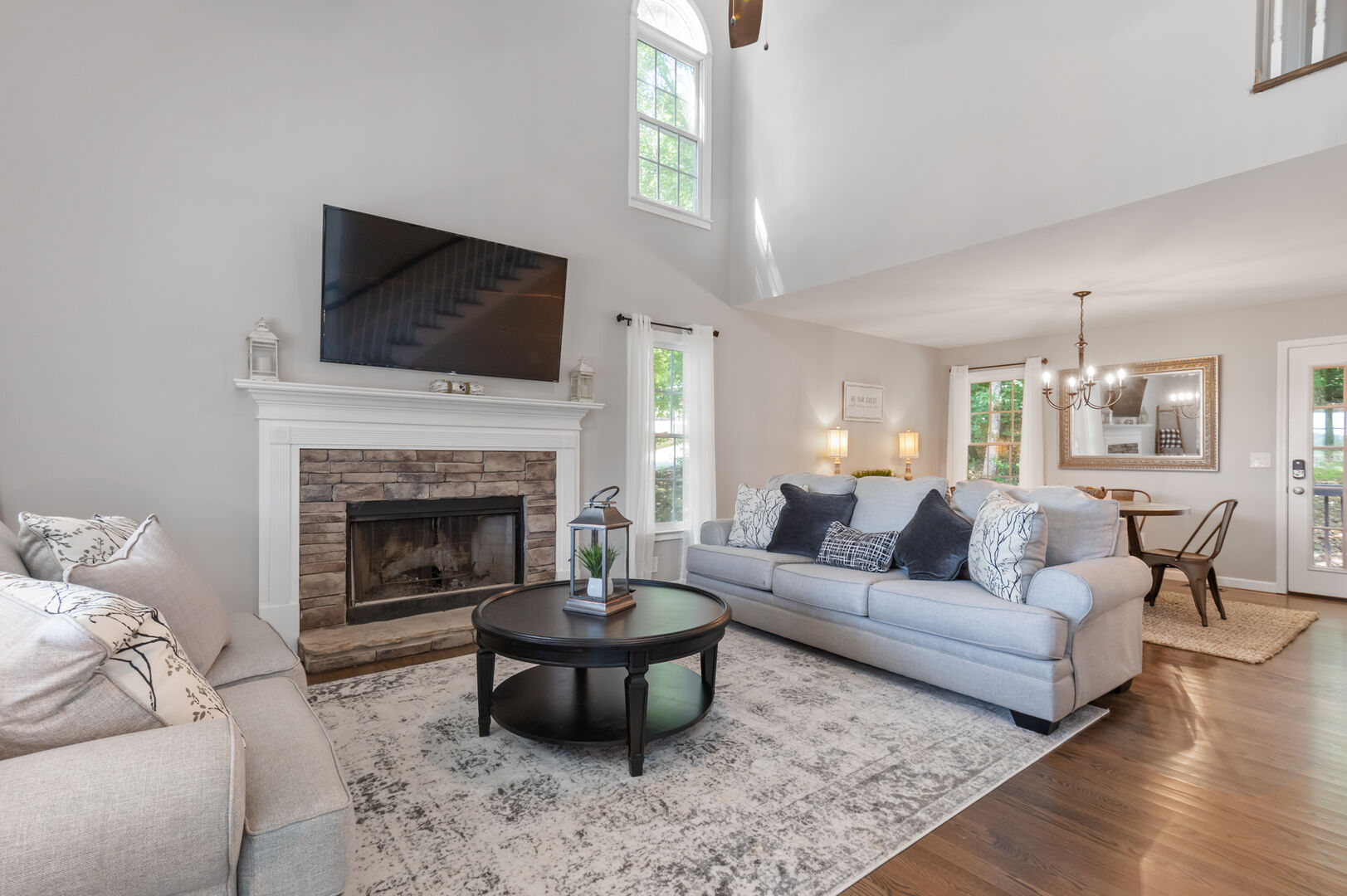 Cozy Getaway: Extended Stay, 5BR Open Air Near DT
