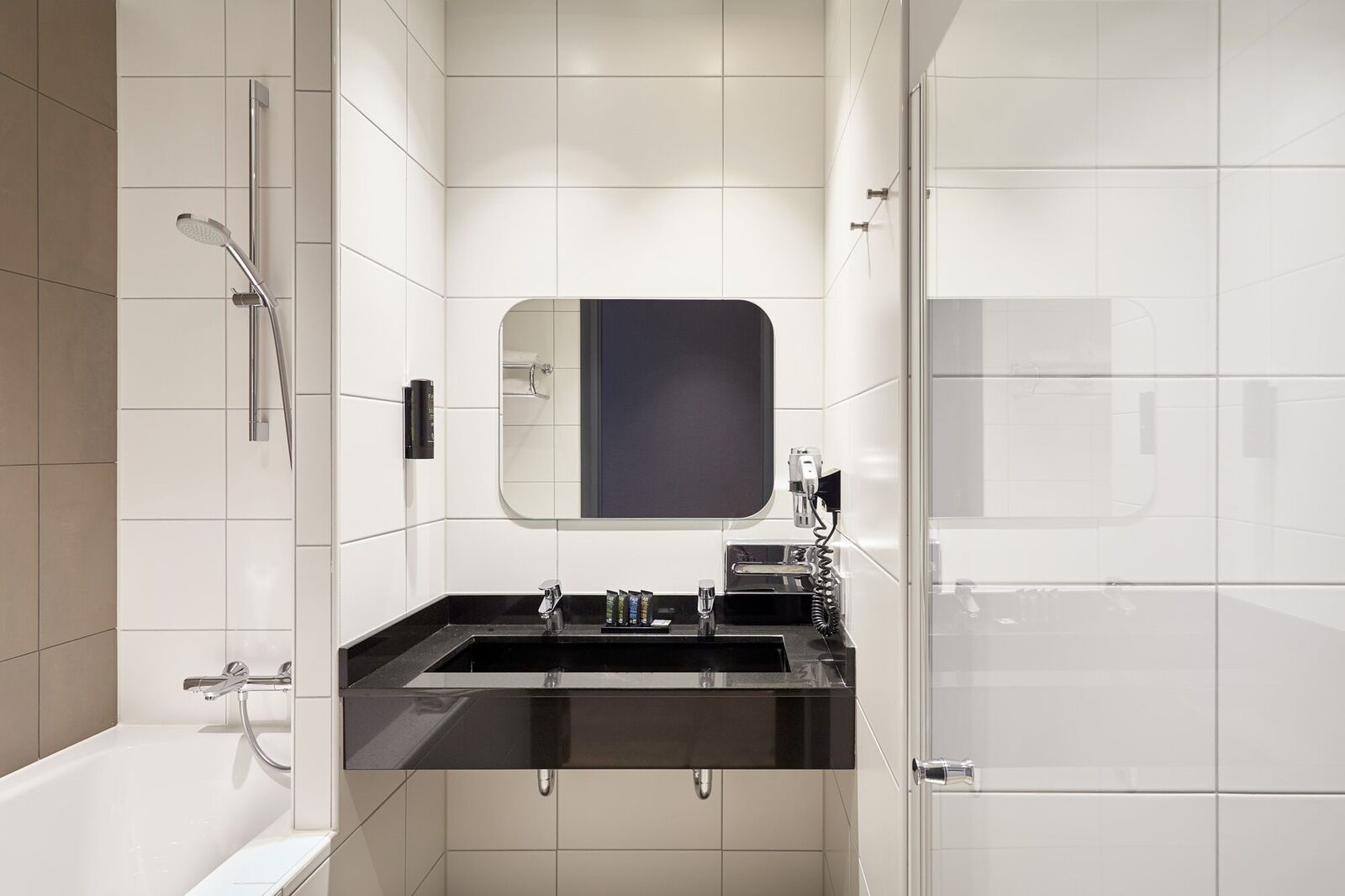 Spacious Junior Suite near Amsterdam Center + Free — Amsterdam stay