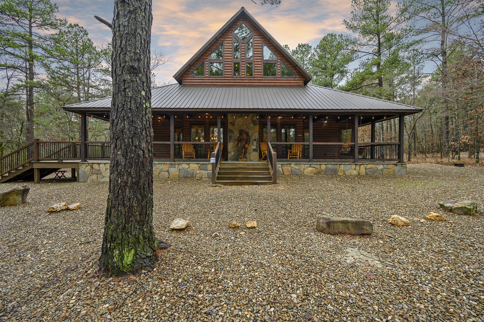 Fire Dancer - 1.58 acres, sleeps 12 - Cabins for Rent in Broken