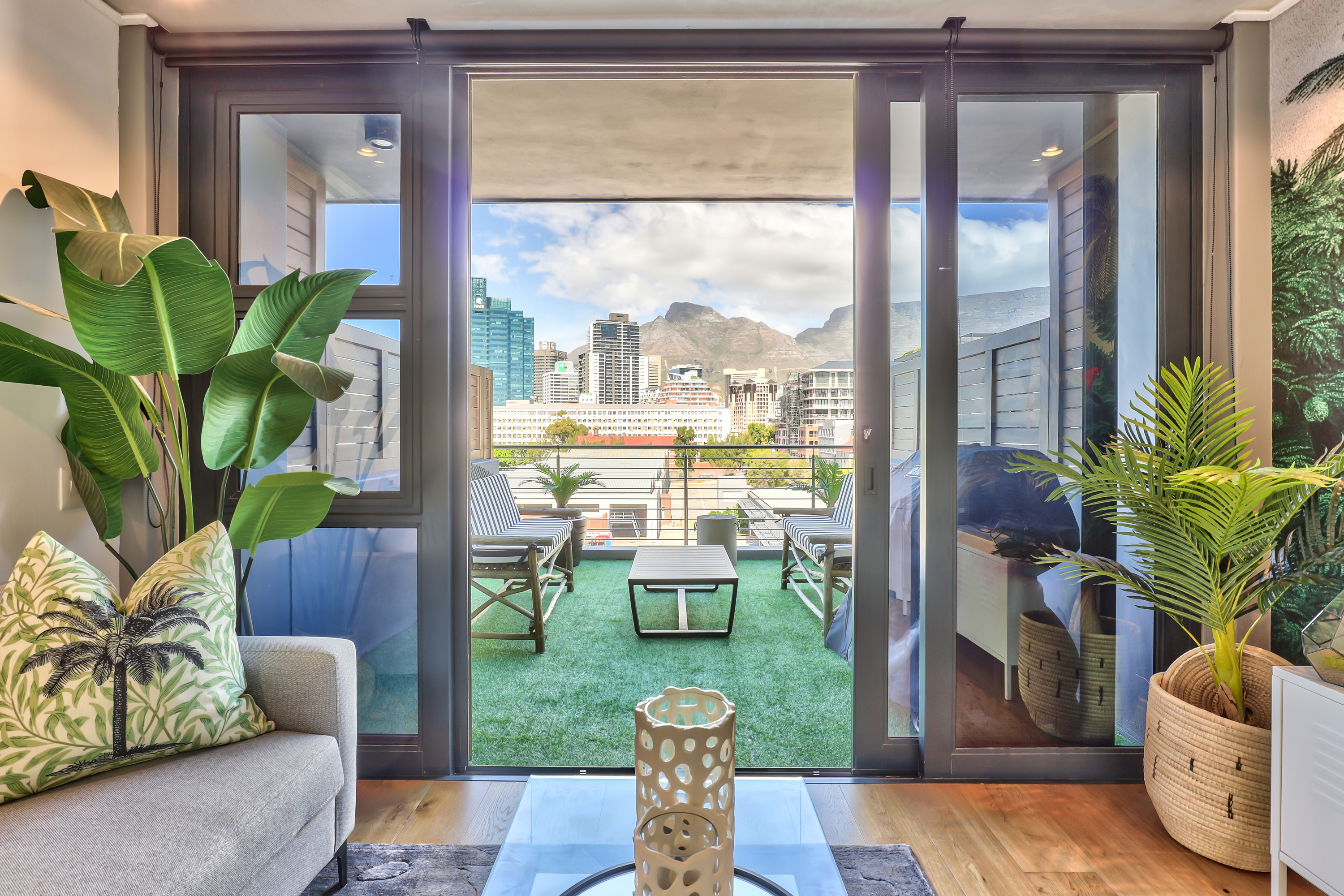 Terrific Terrace With Table Mountain View