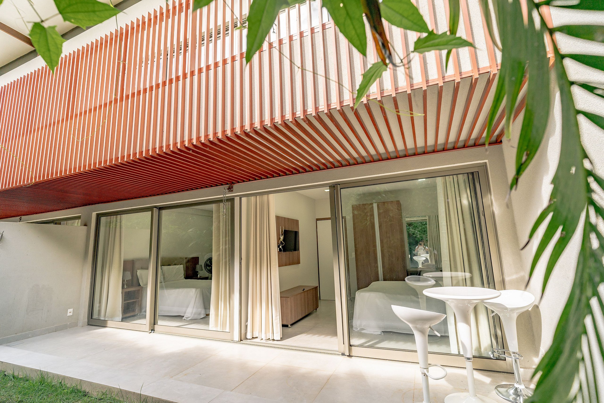 Qavi - Full flat overlooking garden #ÎledePipa