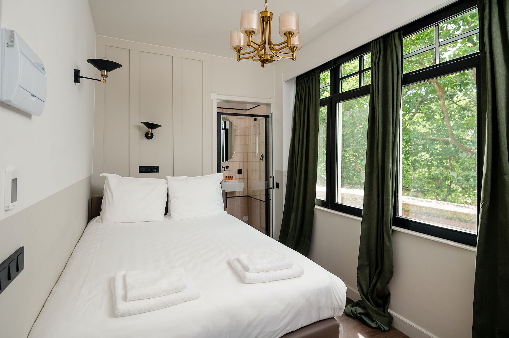 Mr.Lewis Rotterdam - Standard Double Room — Rotterdam stay