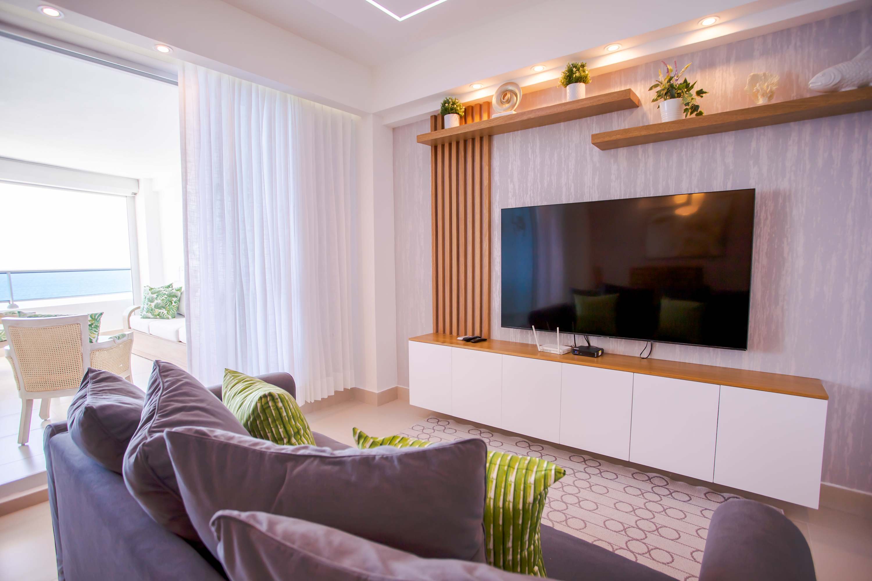 14th Floor Modern Ocean View Apartment at Las Olas