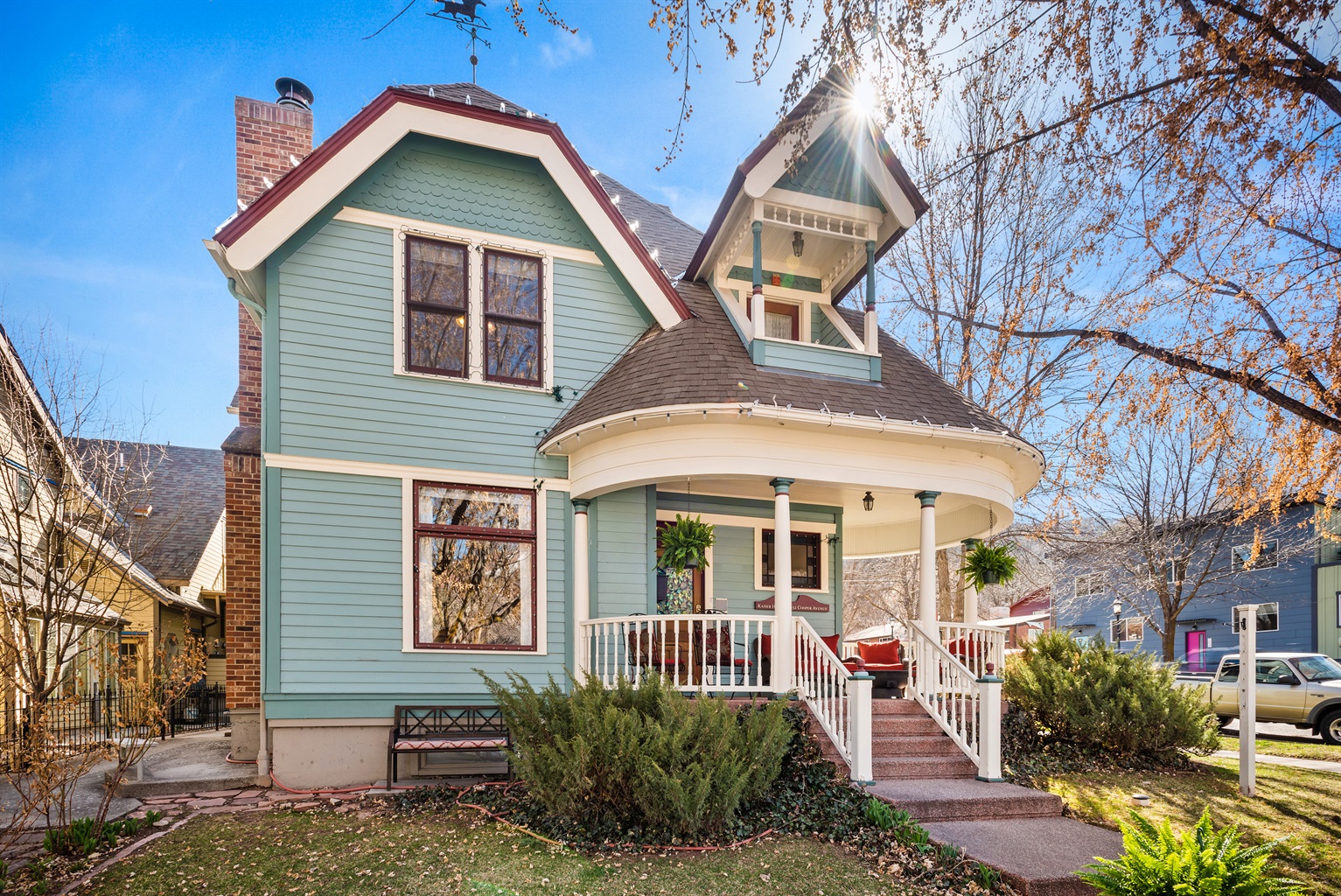 The Historic Kaiser House in Downtown Glenwood 借りられる一軒家 グレンウッド