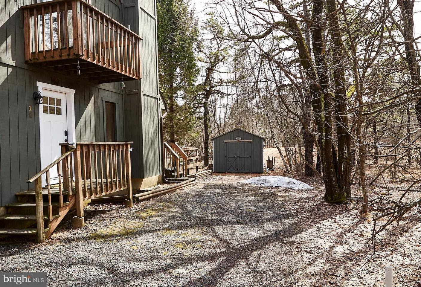 Pocono Lake Community Vacation Houses for Rent in Albrightsville