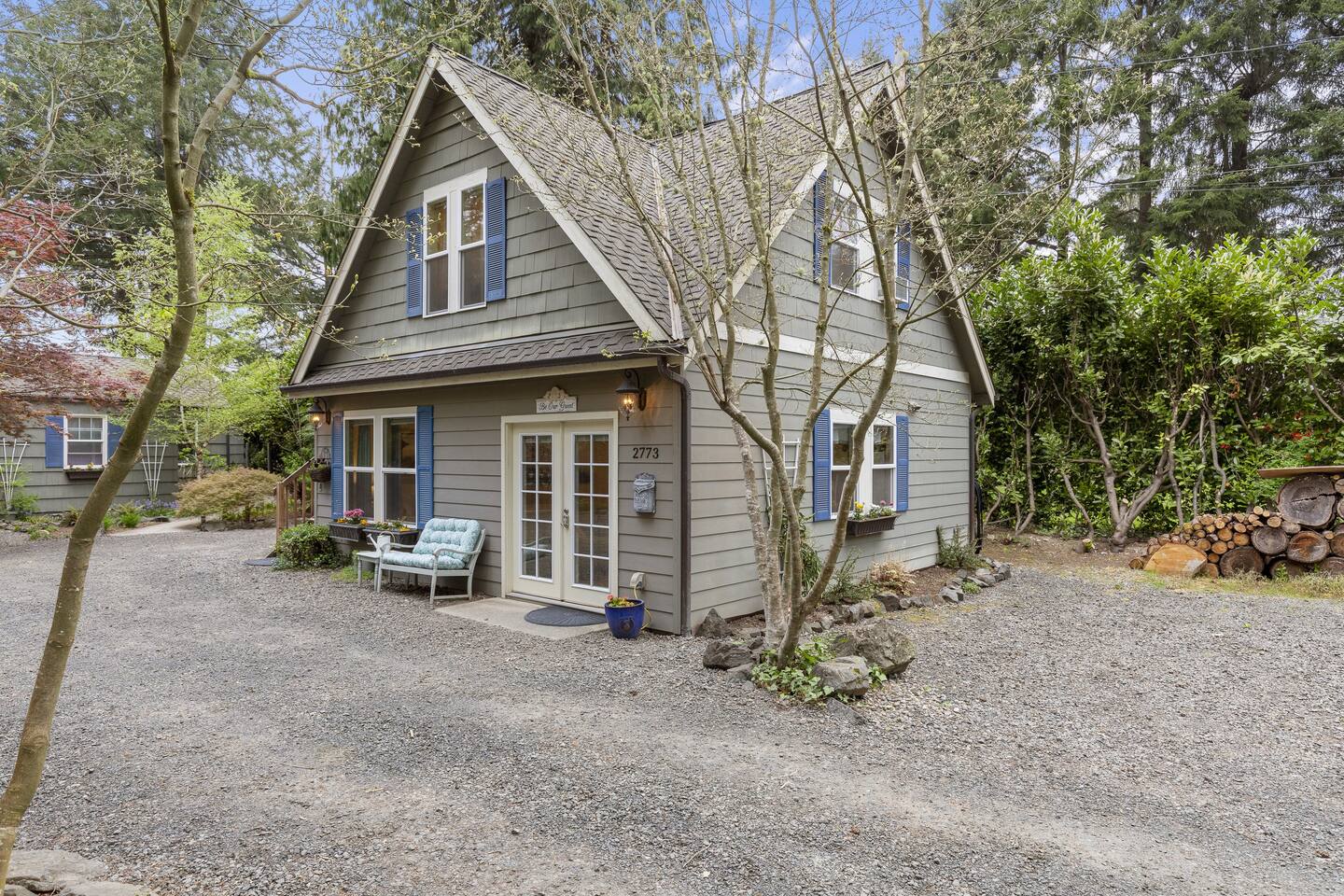 Bungalow By the Bay Saltwater Retreat For 2 guests