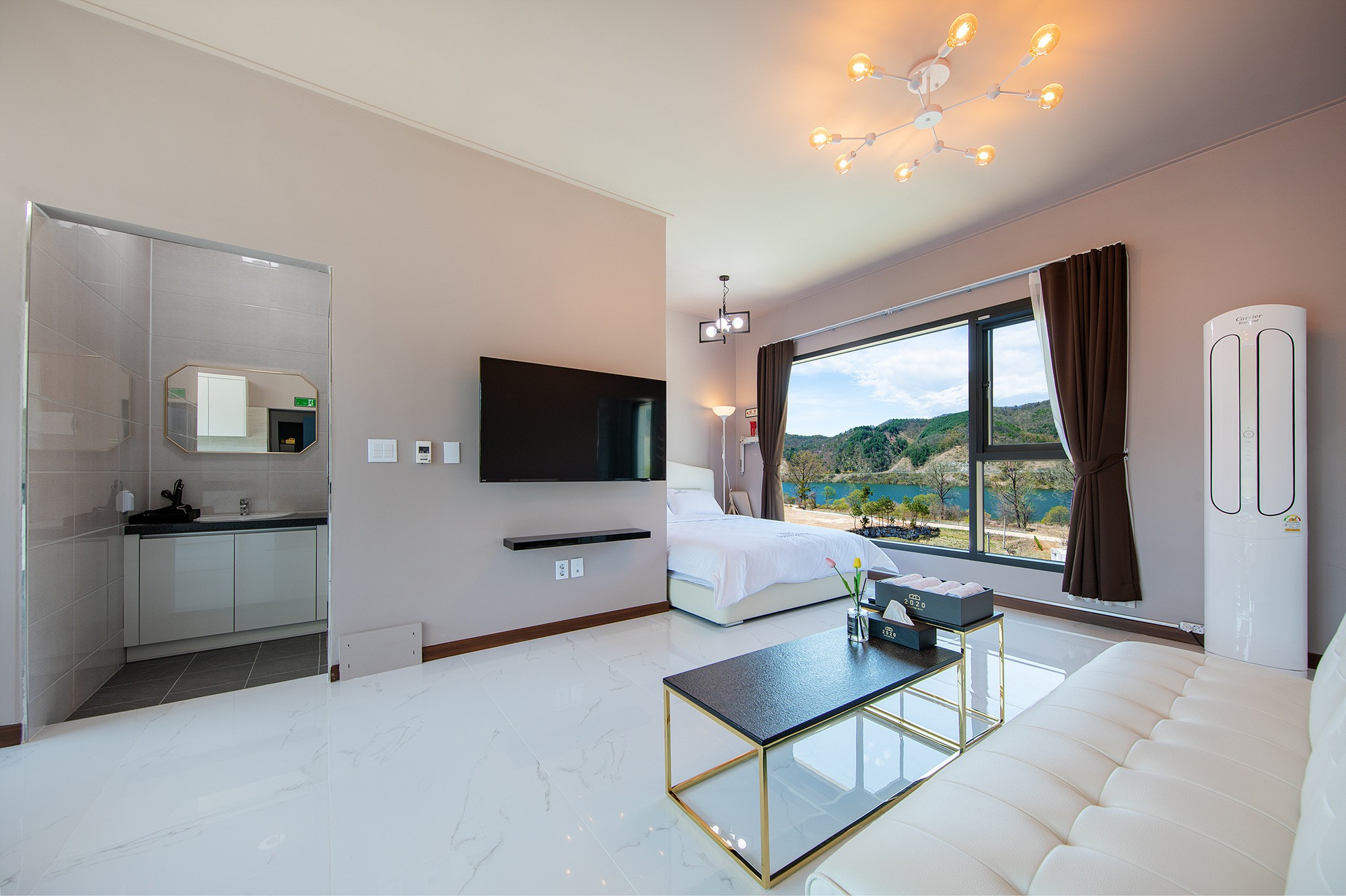 3002-SPA in a new pension with a clean and stylish atmosphere