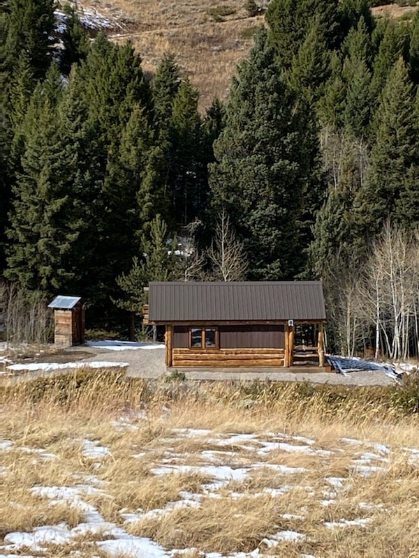 Trapper's Cabin on Firetower ranch Bungalows for Rent in Ennis, Montana, United States Airbnb