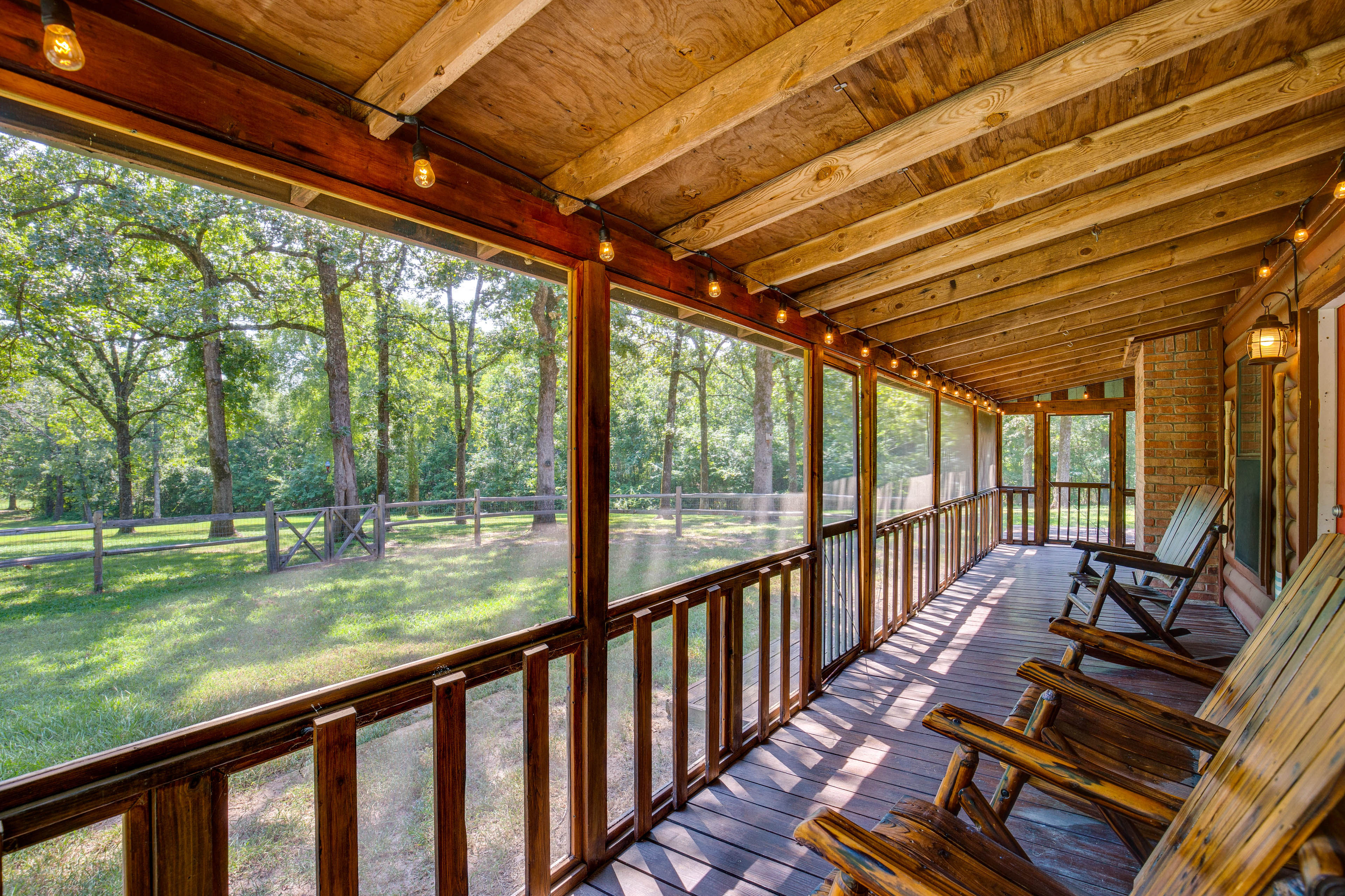 Angler's Cabin: Direct Lake Fork Access, By Marina