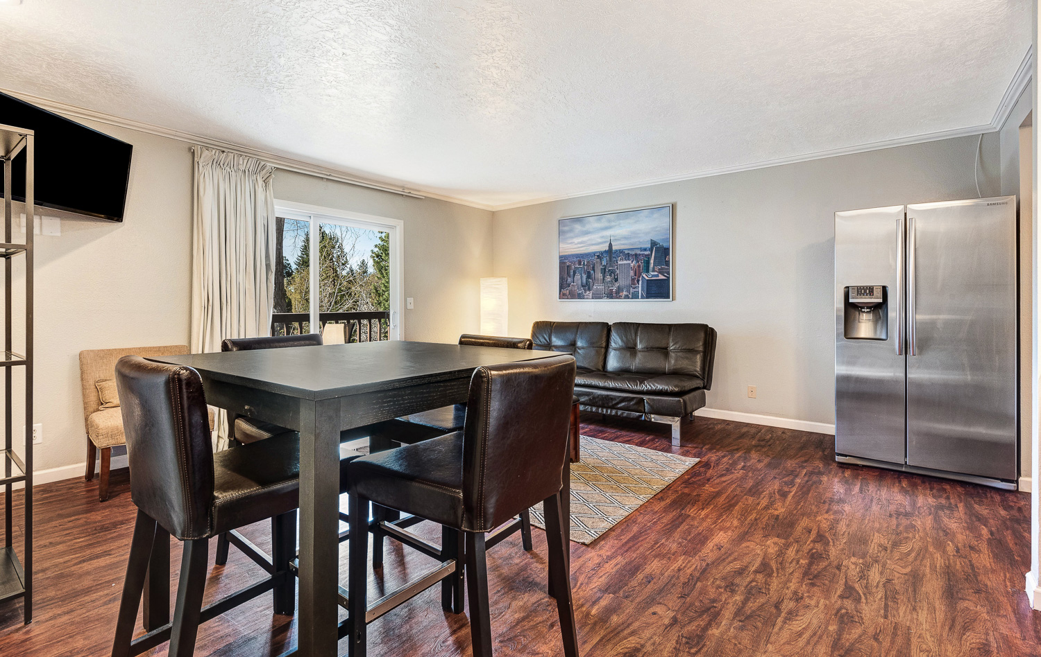 Elegant Condo on outskirts of Downtown Bend Condominiums for Rent in