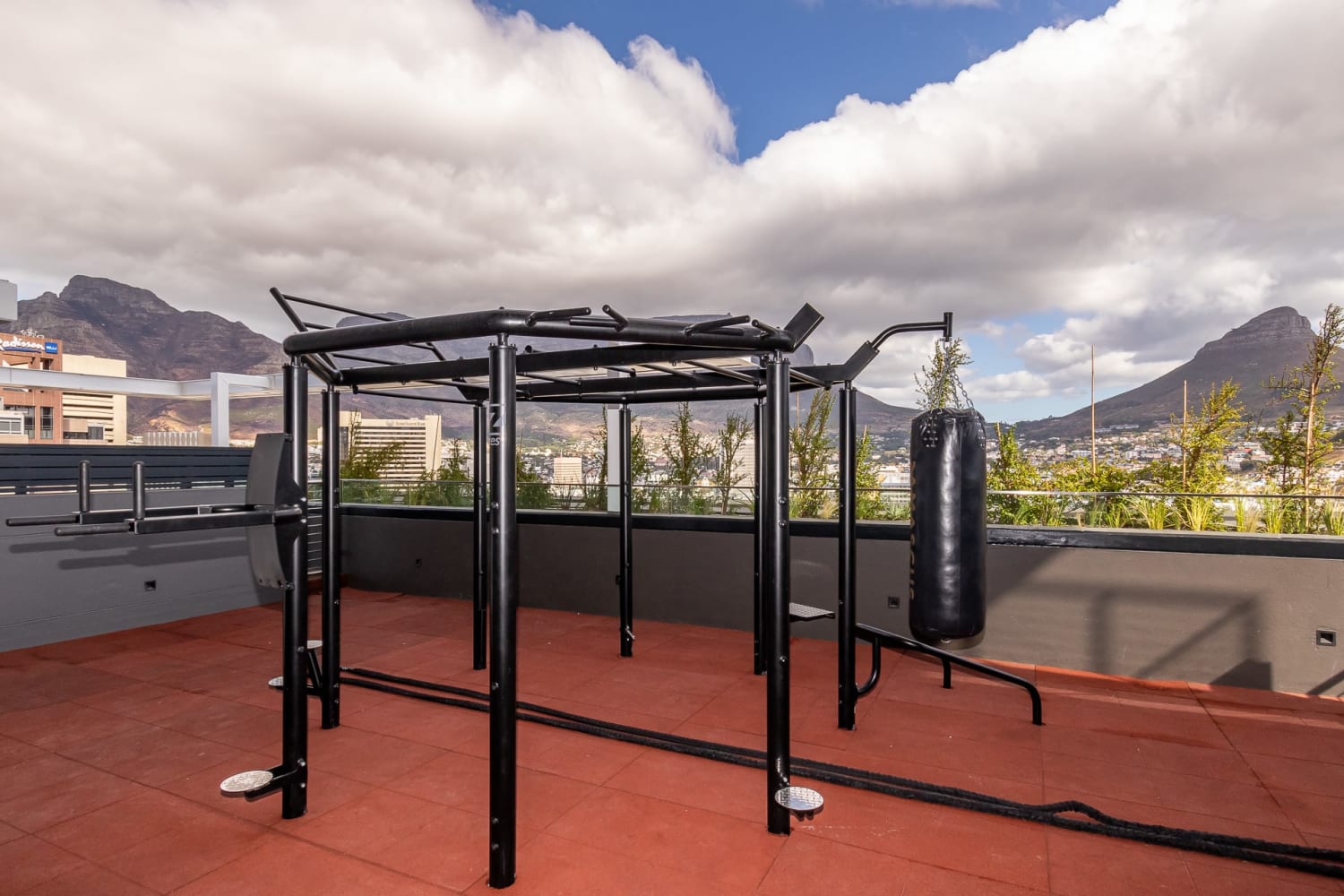 Views/Kloof street/Outdoor Pool &Gym/Fast Wifi Apartments for Rent in