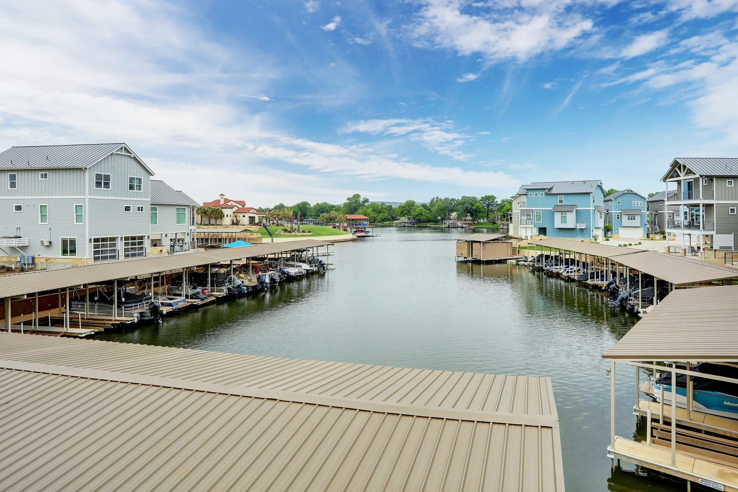 Family Tides Lakeside Home with Private Pool, Boat Lift & Ramp to