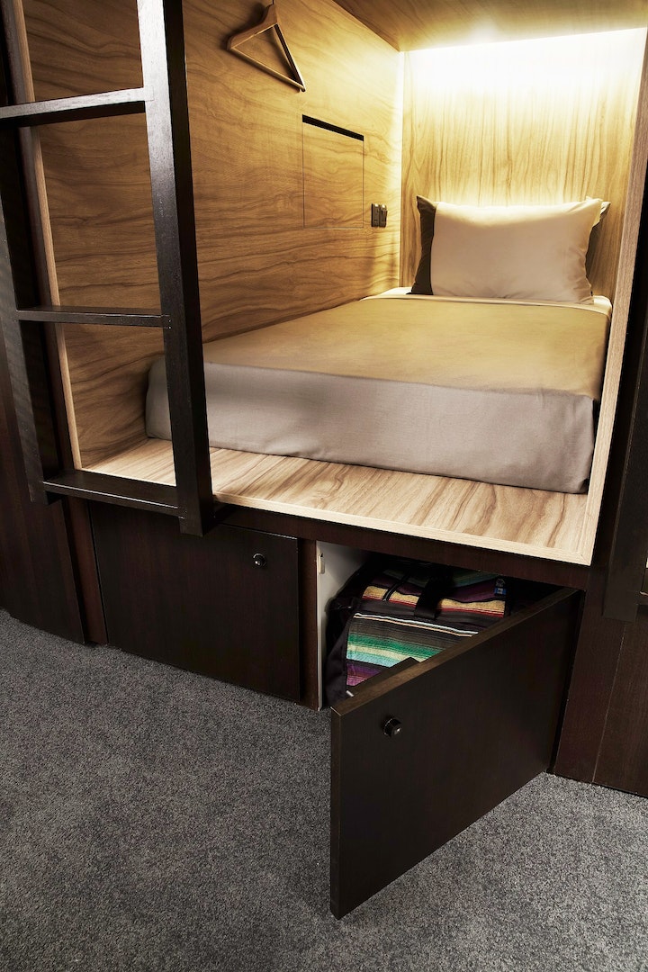 Single Pod (Front Entry) Mixed Shared Room