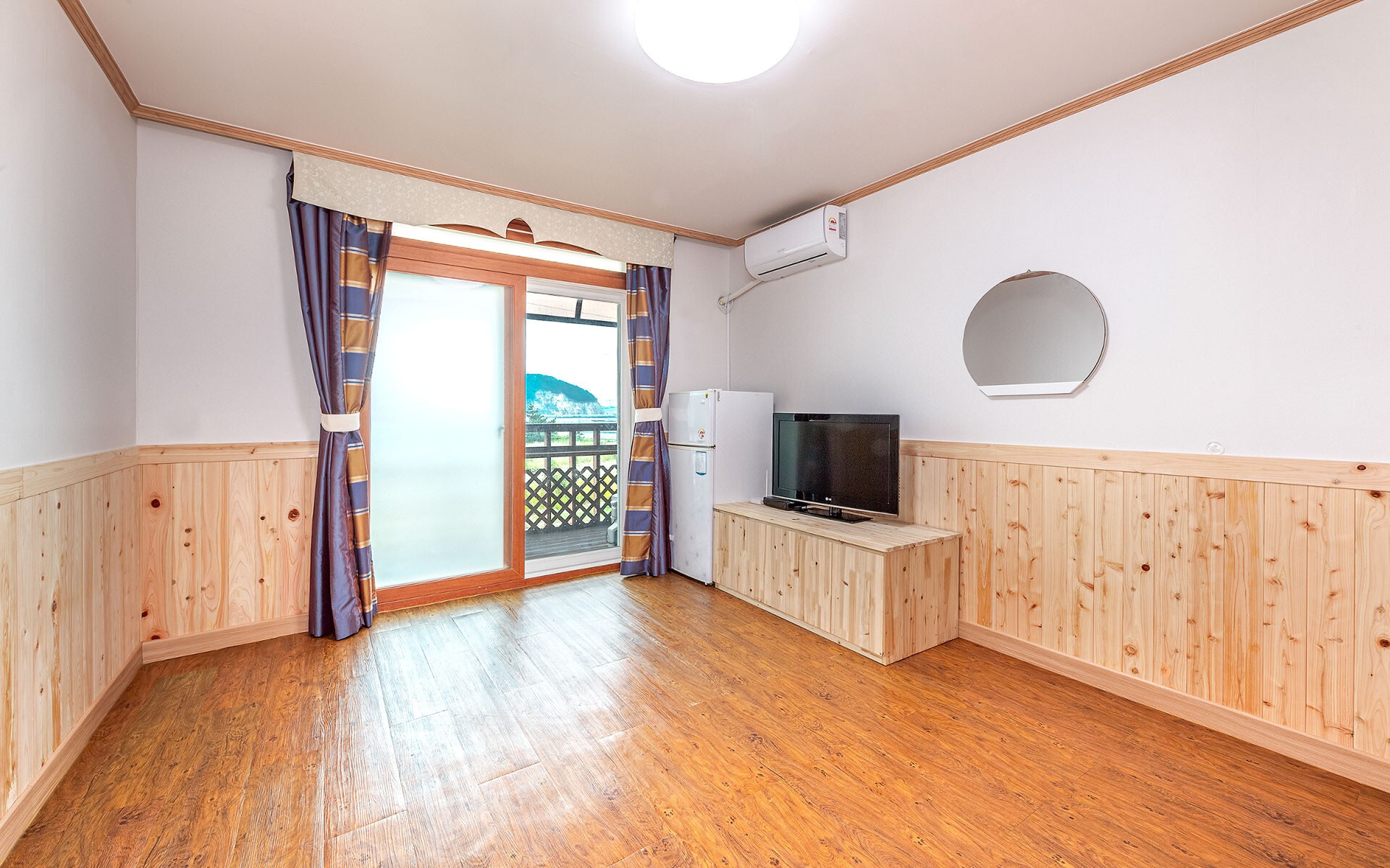 Nha Trang (Room203) with beautiful sea magnificent walkway and observation deck at the back of the accommodation