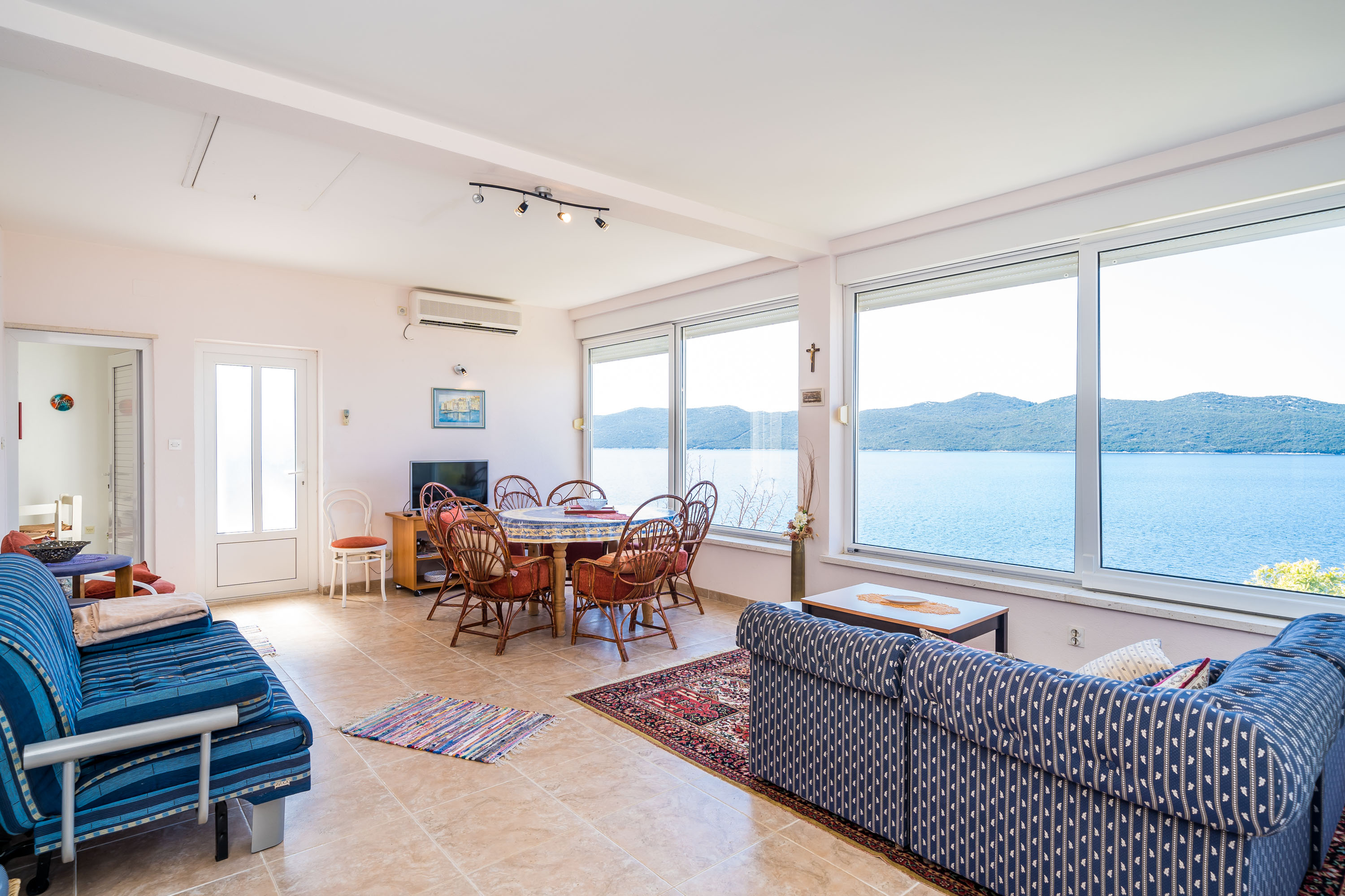 Apartment Kia - One Bedroom Apartment with Terrace and Sea View