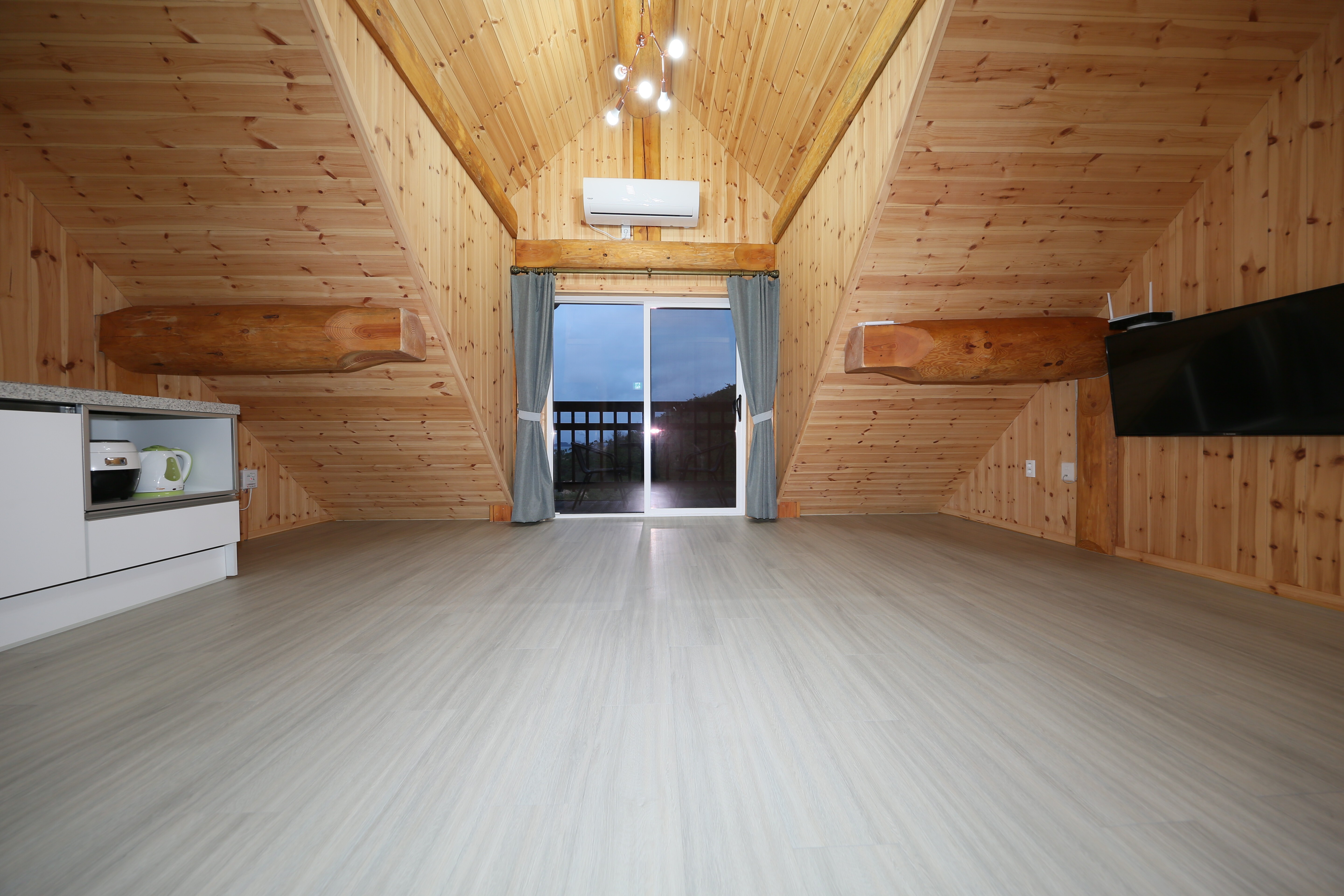 A201 relaxing in a space built of phytoncide logs