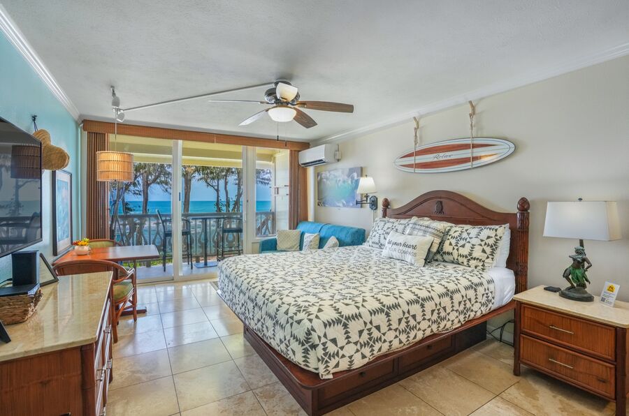Oceanfront Studio at Islander on the Beach 327
