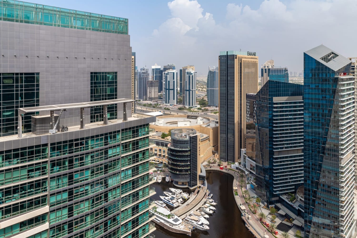 Amazing 2BR in Dubai Marina with Sea Views - Appartamenti ...