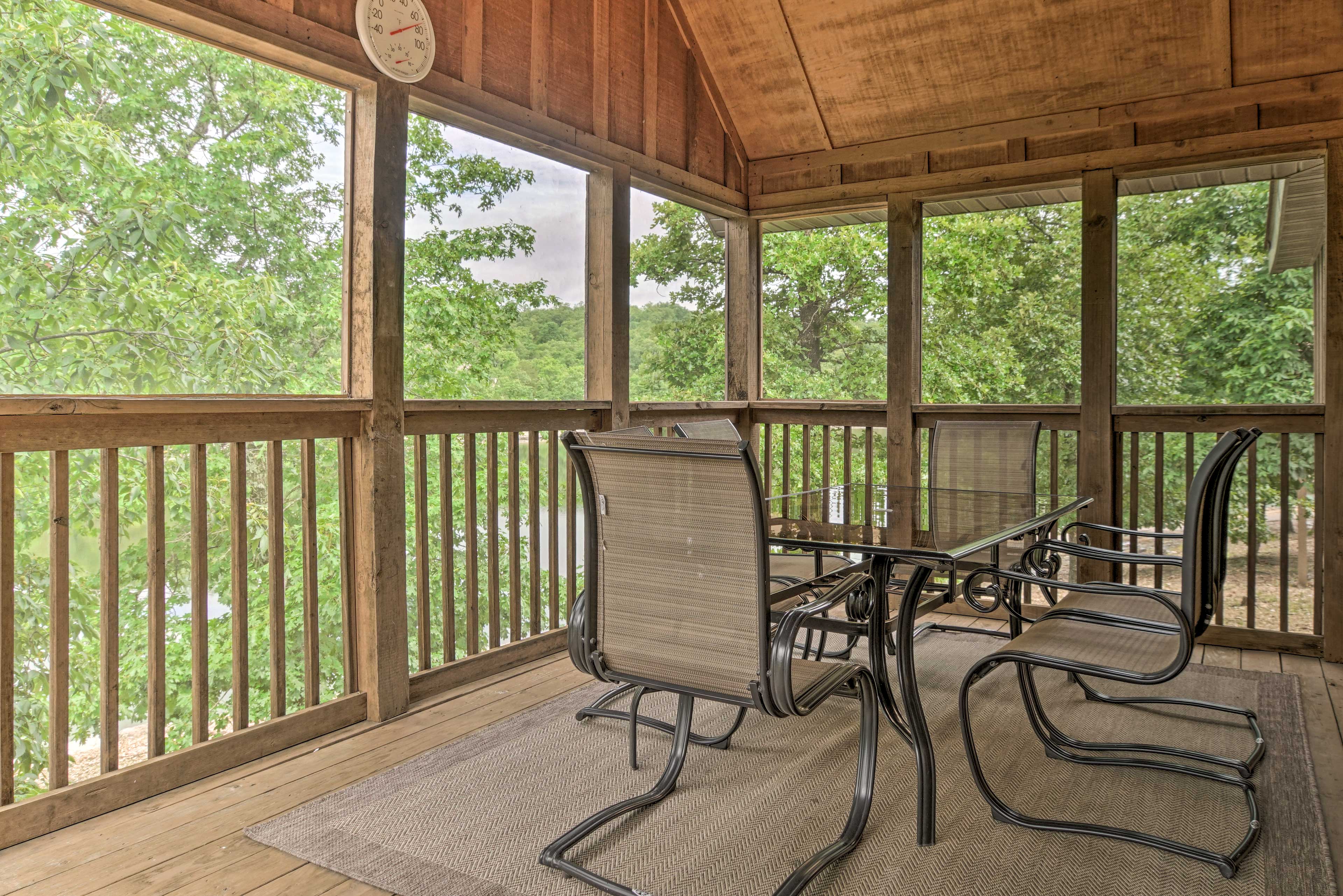 Lakeside Branson West Abode w/ Deck & Pool Access