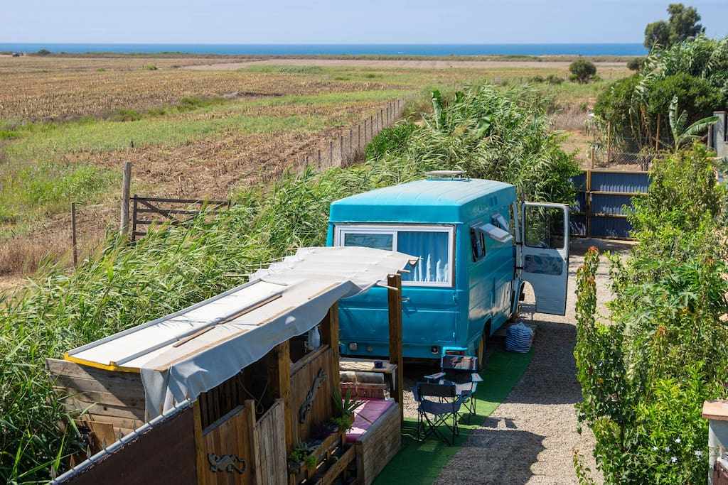 JABUTI Autocaravana, with porch and parking