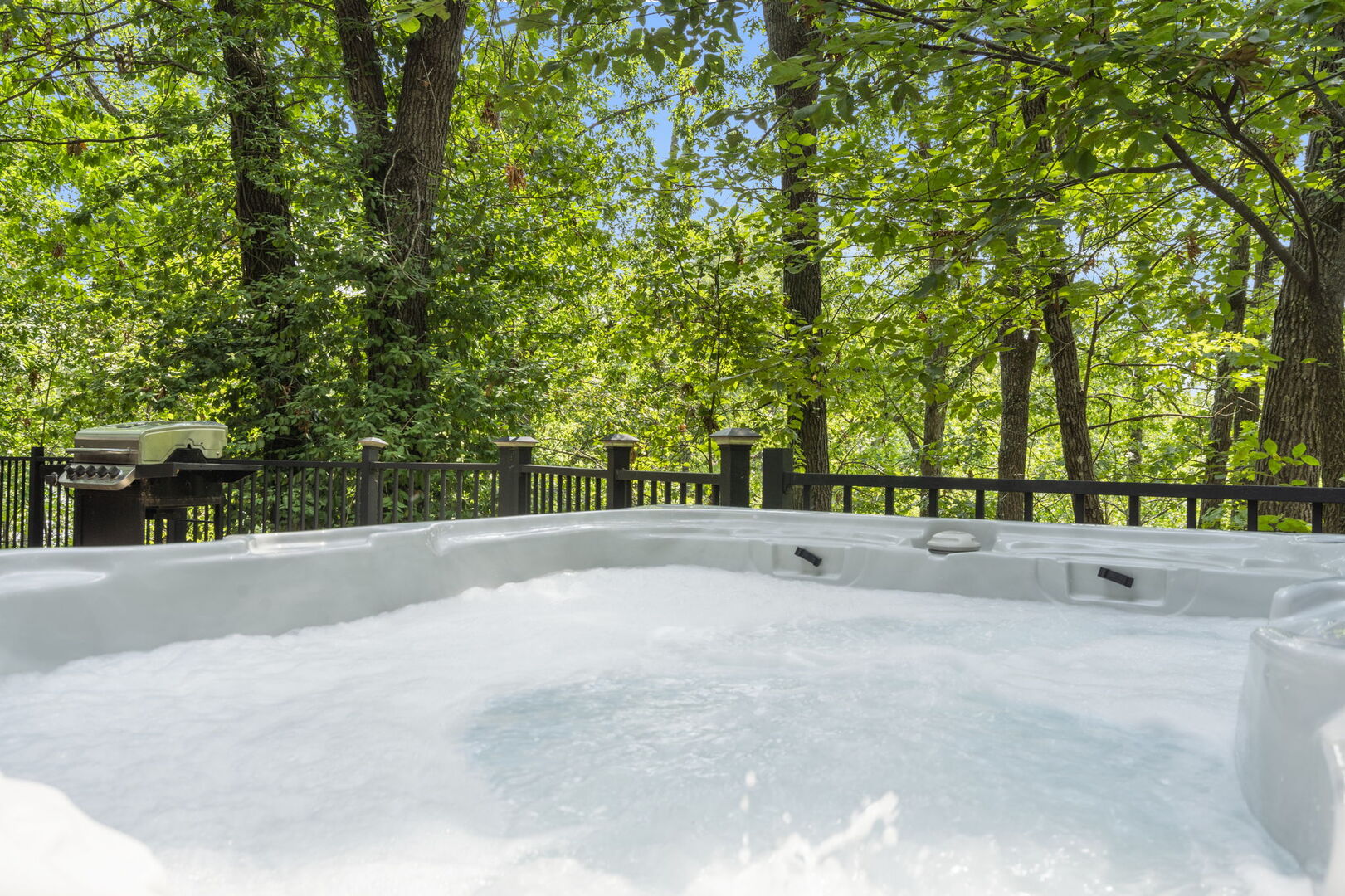 RealCabin! Free Tickets! Near Big Cedar! HotTub!