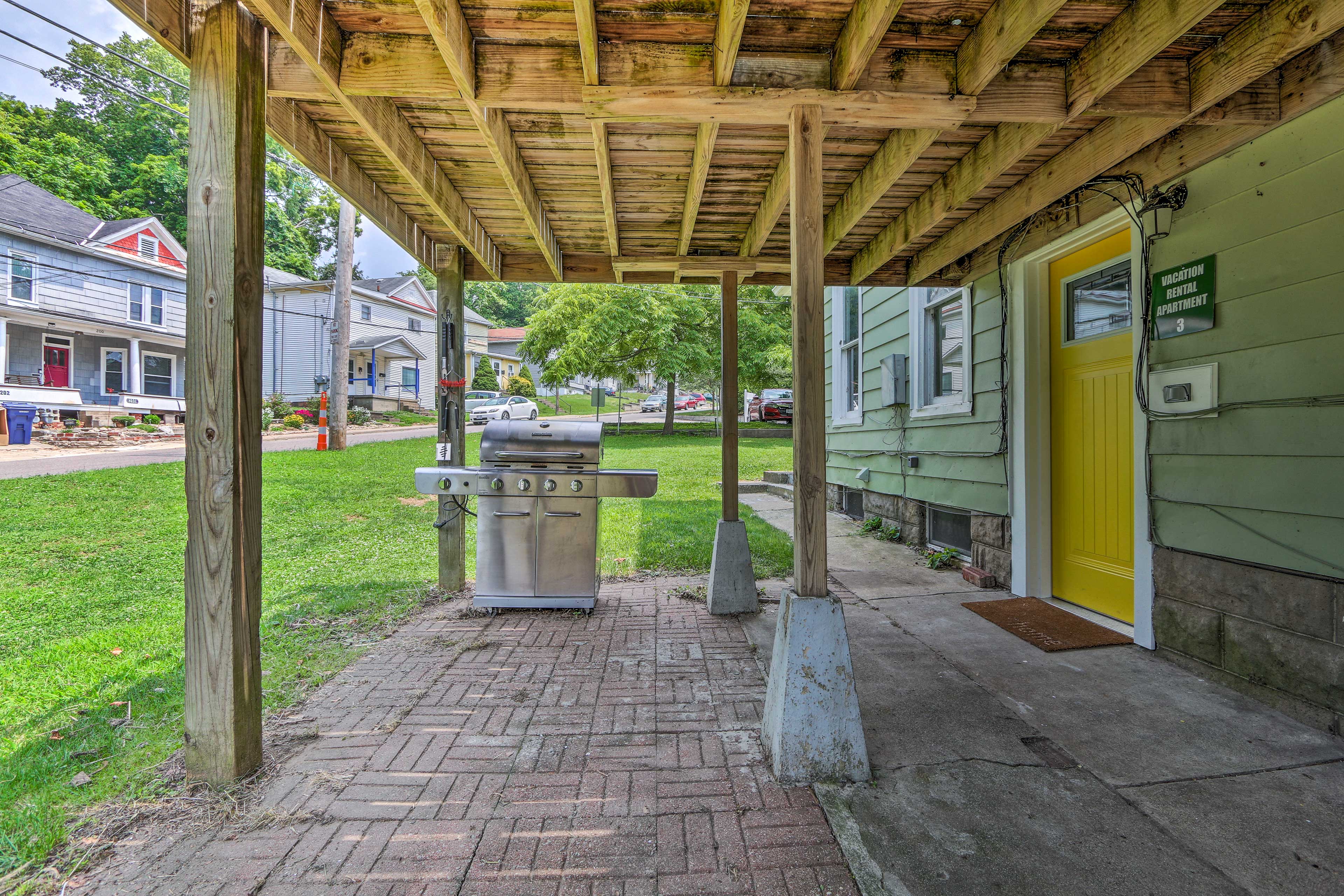 NEW! Charming Apartment, 1 Mi to Ohio University! - Wohnungen zur Miete