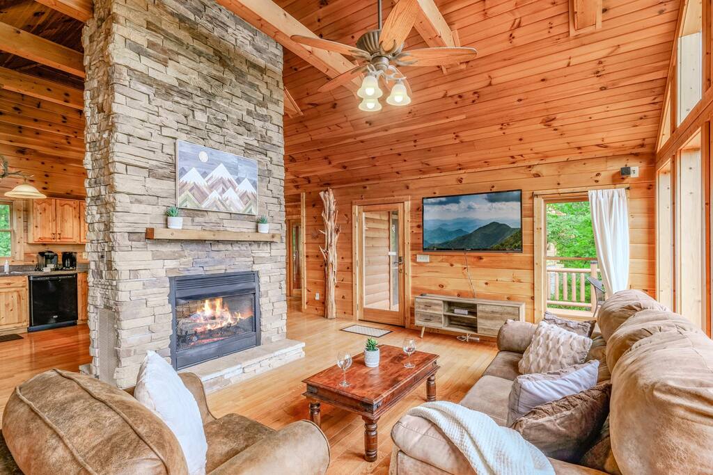 Quaint Cabin w/ Huge Deck, Hot Tub, Firepit, Views Cabins for Rent in