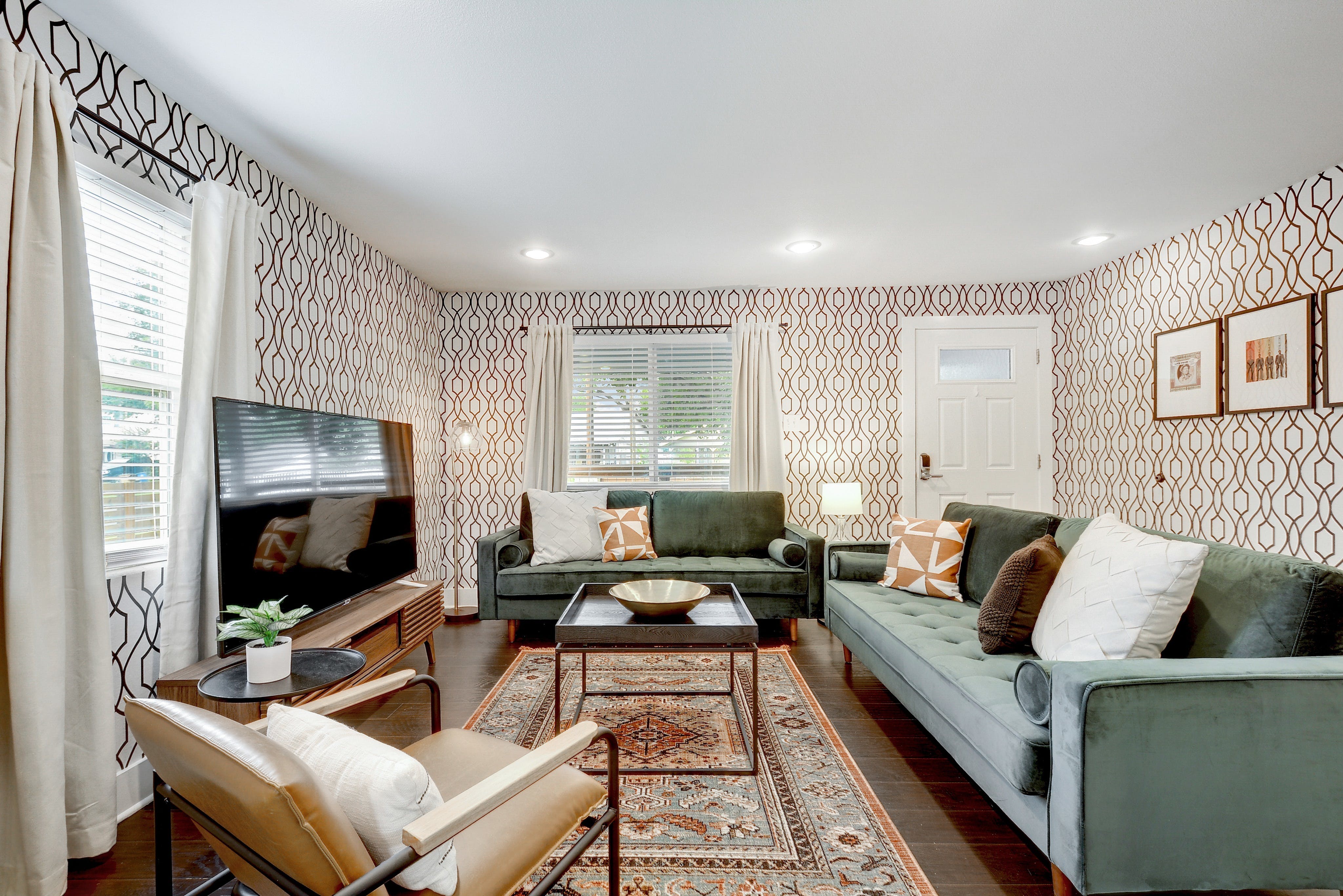 Stylish + Peaceful | Can't Miss Eastside Bungalow in 78721, Austin