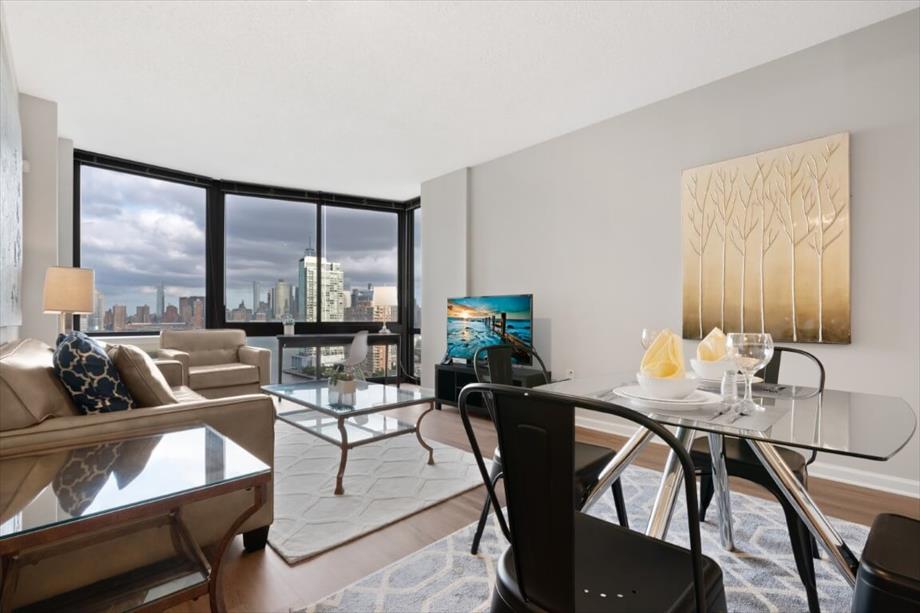 Clean Spacious 1 Bedroom Apartment in Jersey City in Ward E (councilmember James Solomon), Jersey City