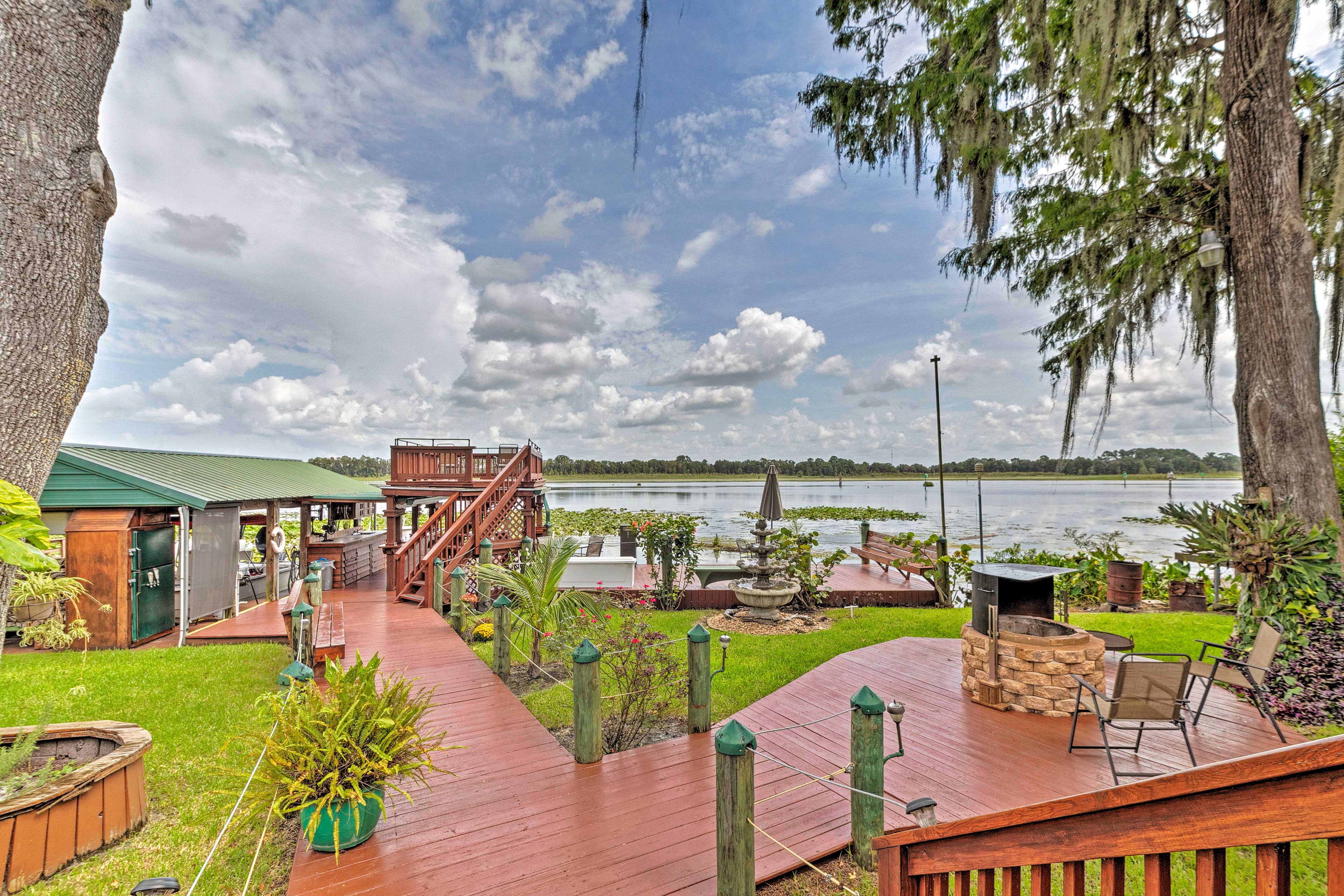 Ultimate Fisher's Retreat on Lake Rousseau!