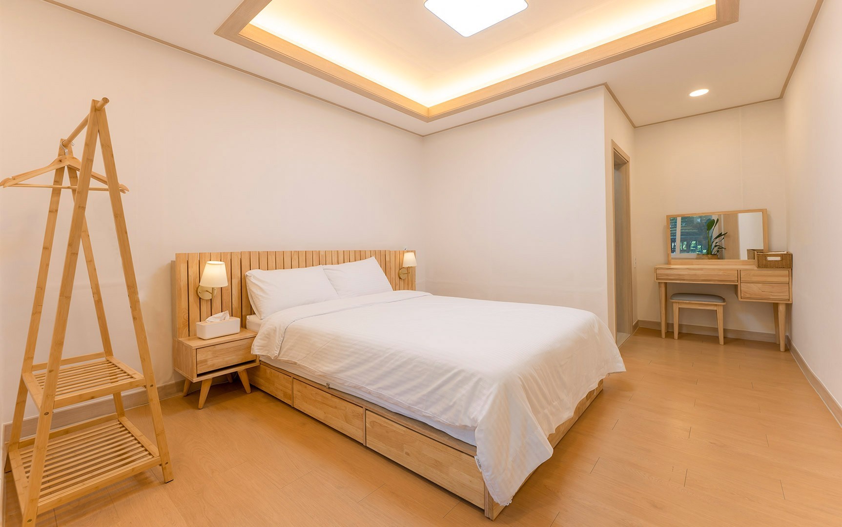 B on the first floor of a home where you can rest comfortably with your beloved family