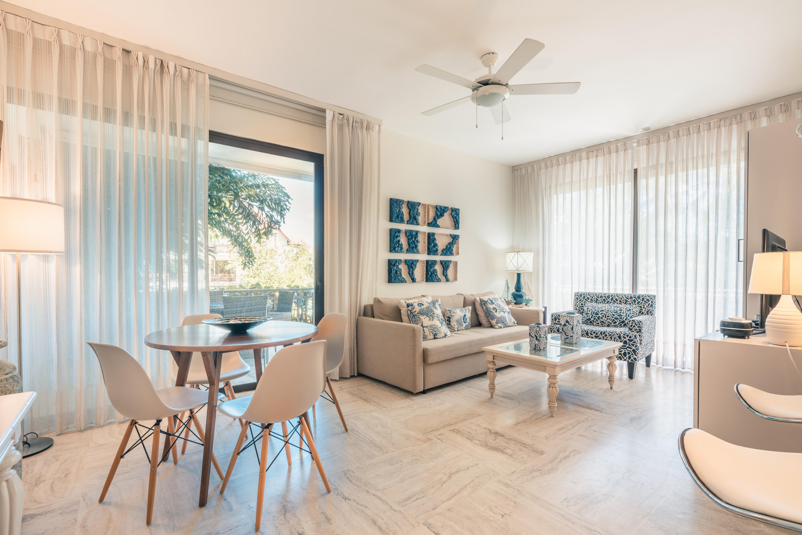 Exclusive apt nearby beach at el Portillo: Vc