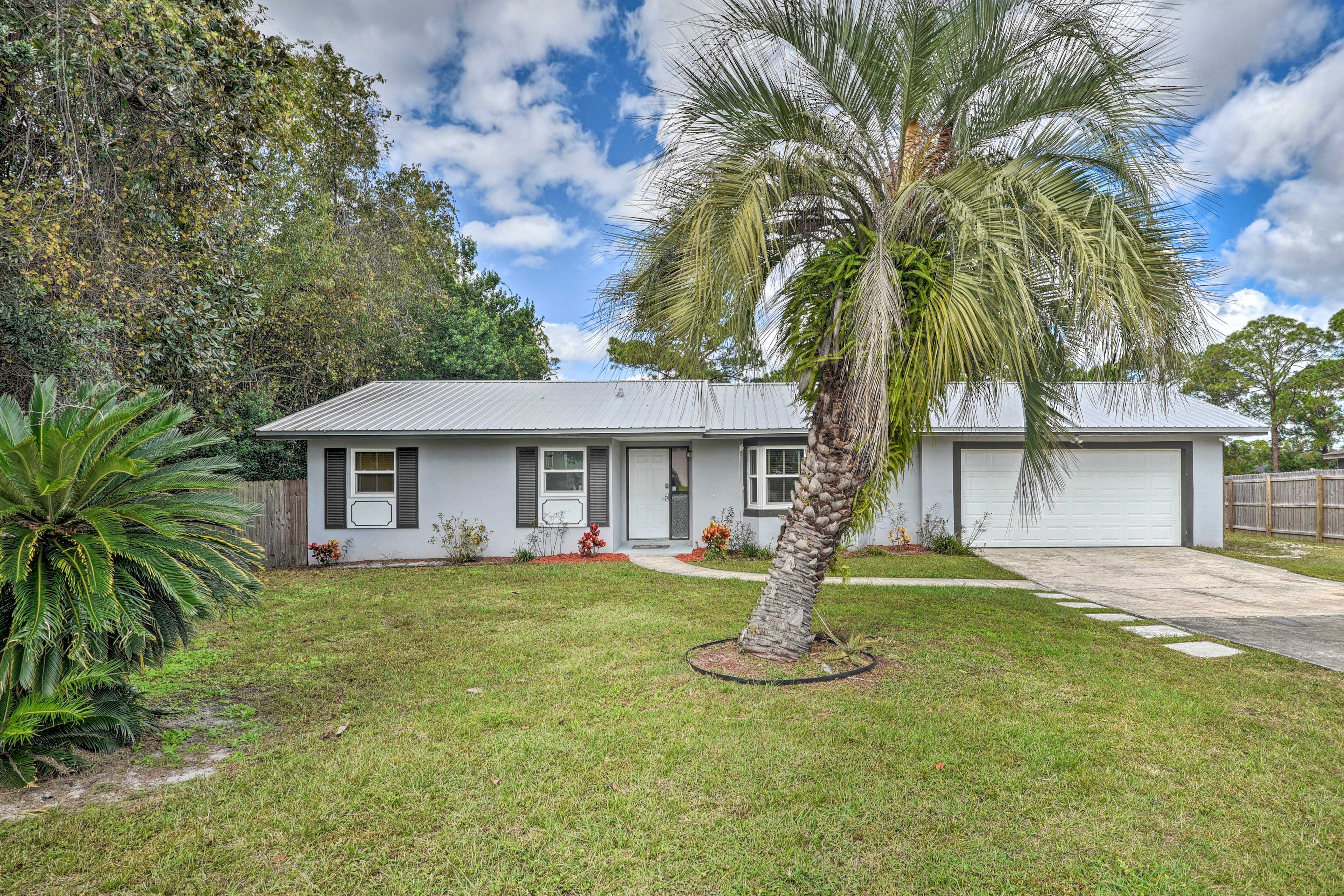 Deltona Lake House, Day Trip to Disney & Universal